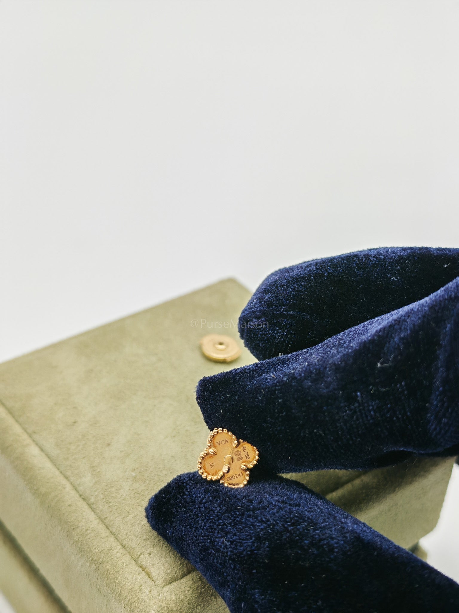 Sweet Alhambra White Mother of Pearl Earrings Year 2017 | Purse Maison Luxury Bags Shop