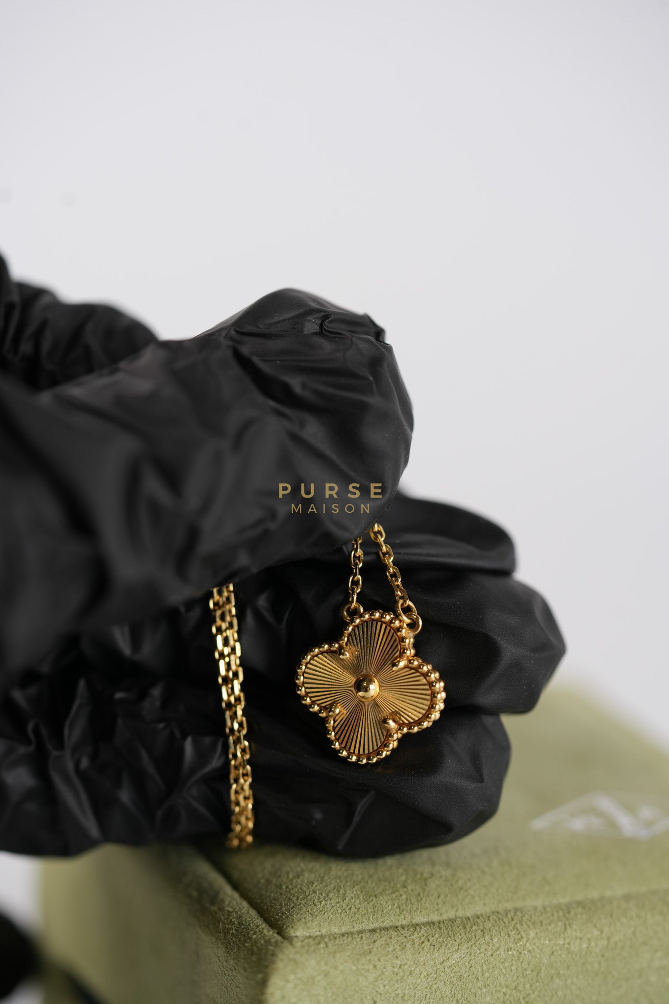 VCA Vintage Alhambra Pendant in Yellow Gold | Purse Maison Luxury Bags Shop