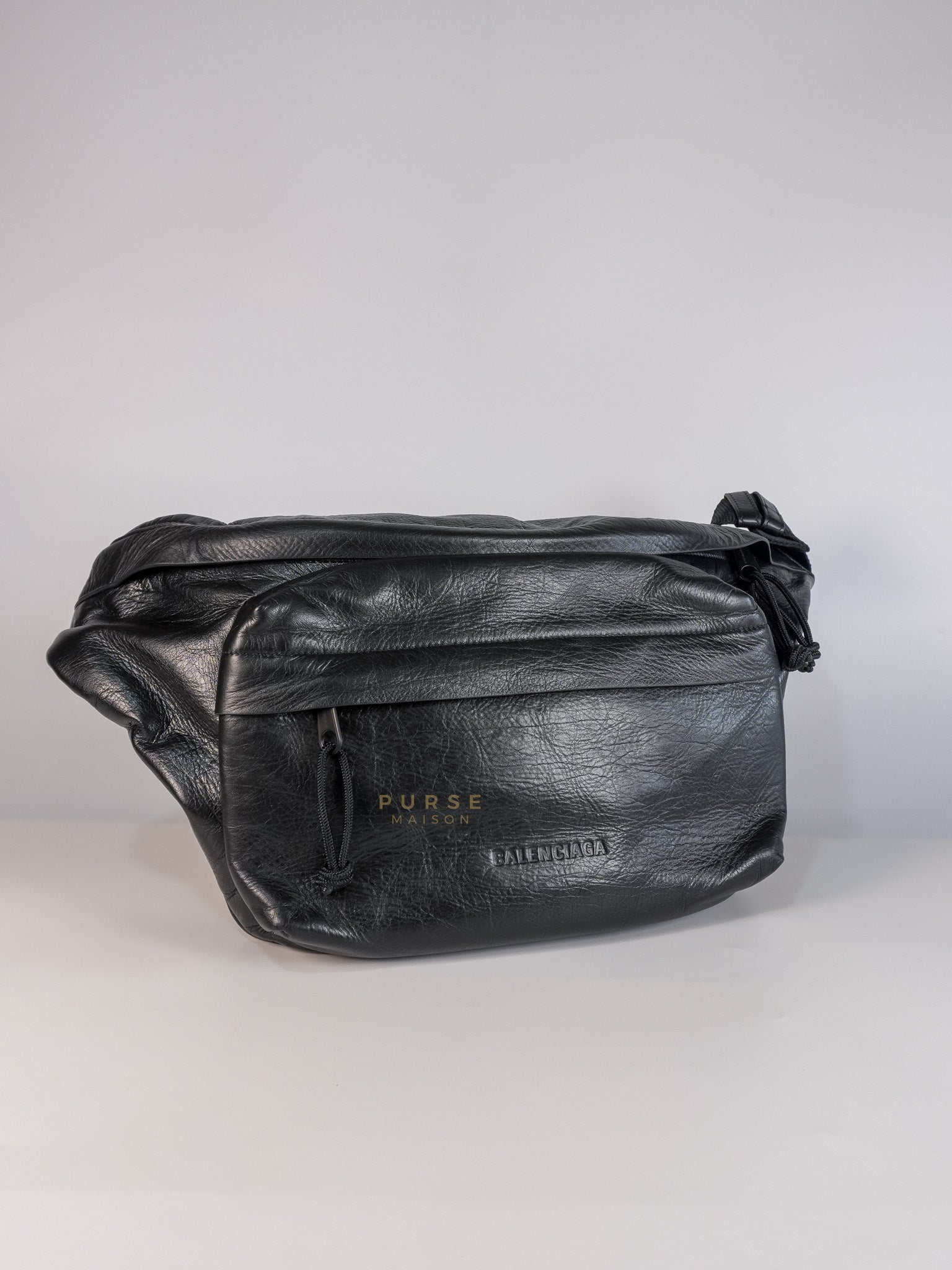Chest Bag Large in Black Calfskin Leather