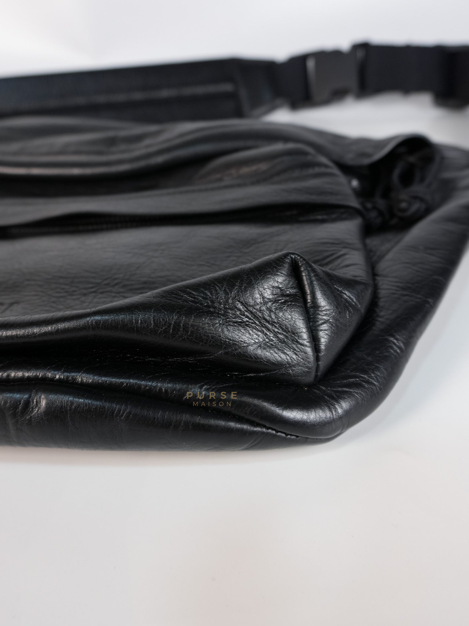 Chest Bag Large in Black Calfskin Leather