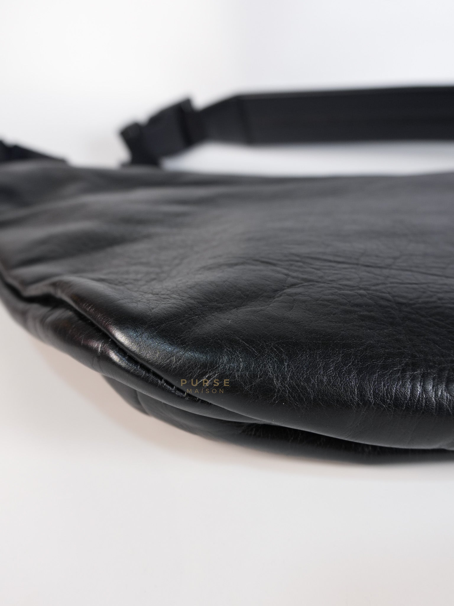 Chest Bag Large in Black Calfskin Leather