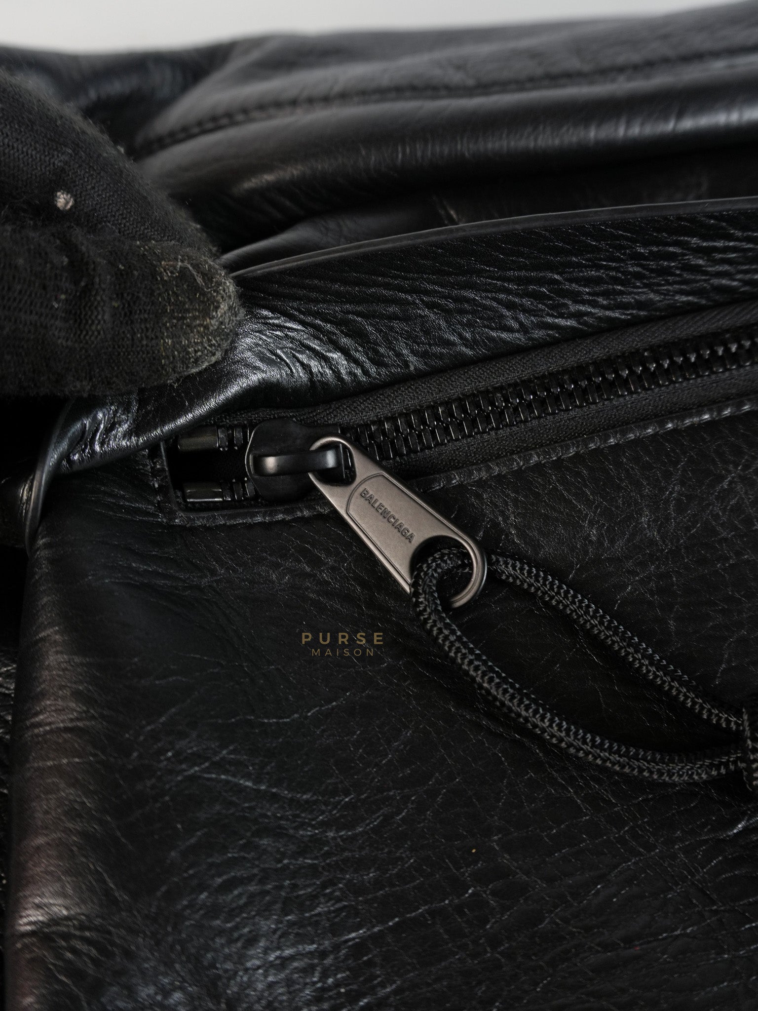 Chest Bag Large in Black Calfskin Leather
