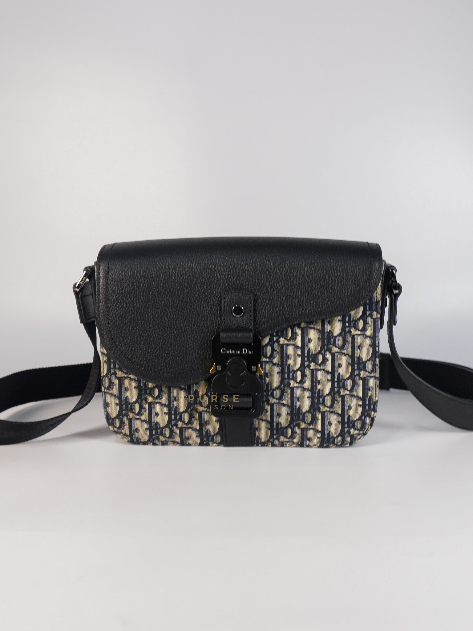 Saddle Messenger Bag Small in Black