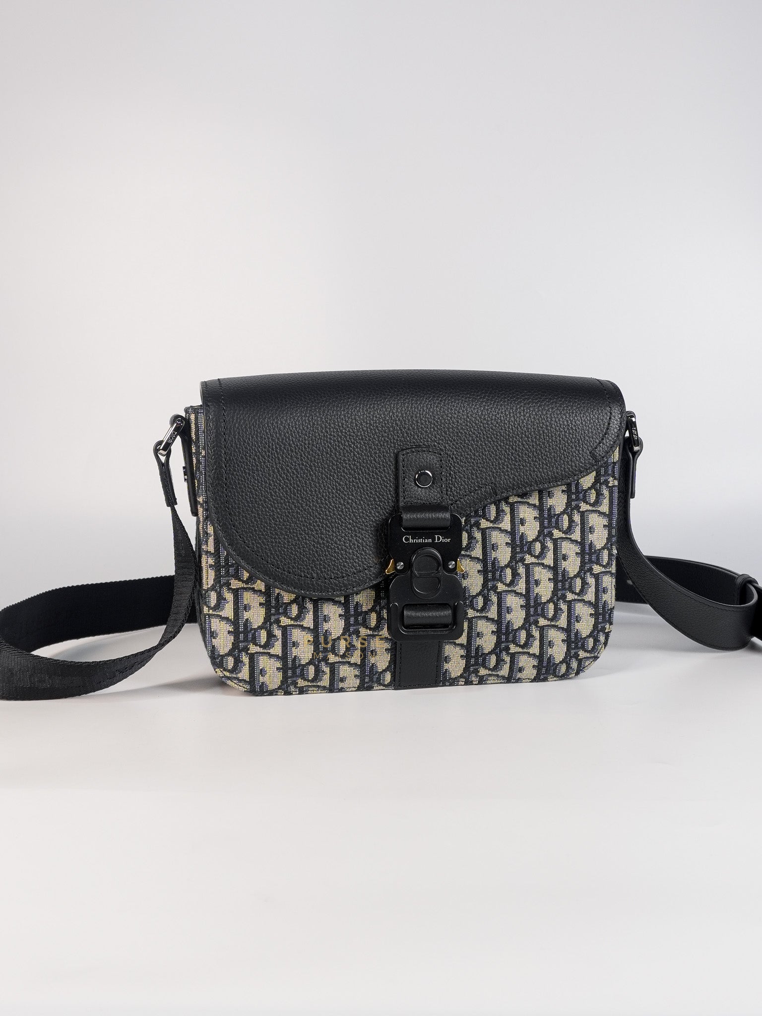 Saddle Messenger Bag Small in Black
