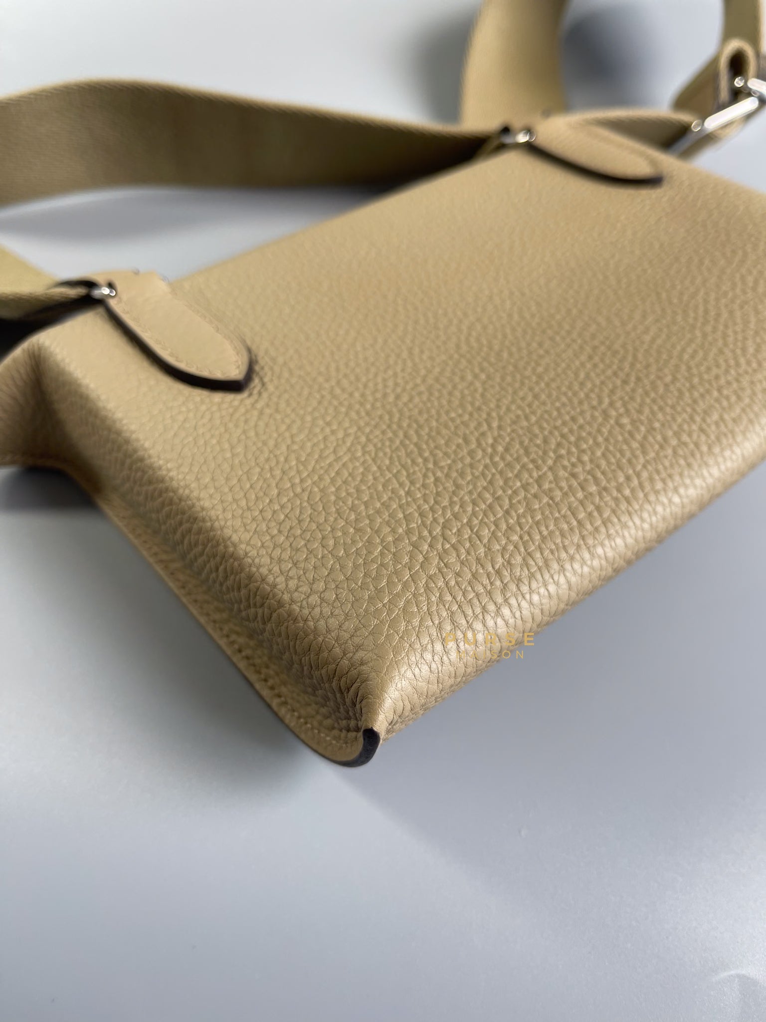 Videpoches Bag in Beige Marfa Togo Calfskin Leather Stamp B | Purse Maison Luxury Bags Shop