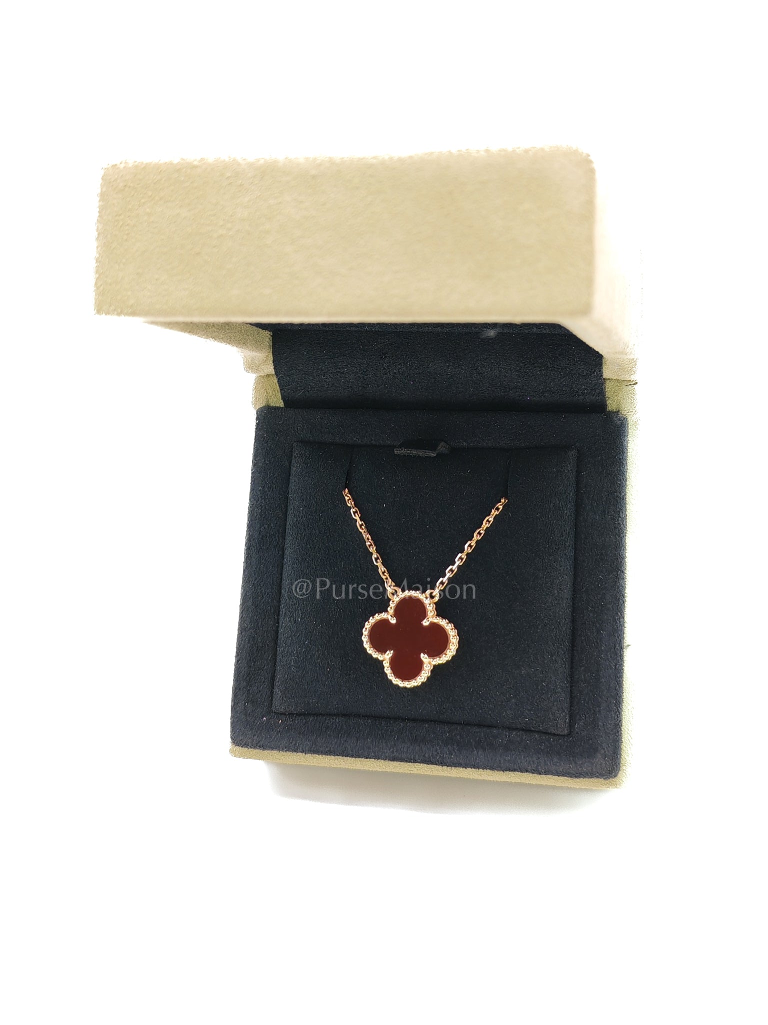 Sweet Alhambra Carnelian Mother of Pearl Pendant Yellow Gold Necklace Year 2020 | Purse Maison Luxury Bags Shop