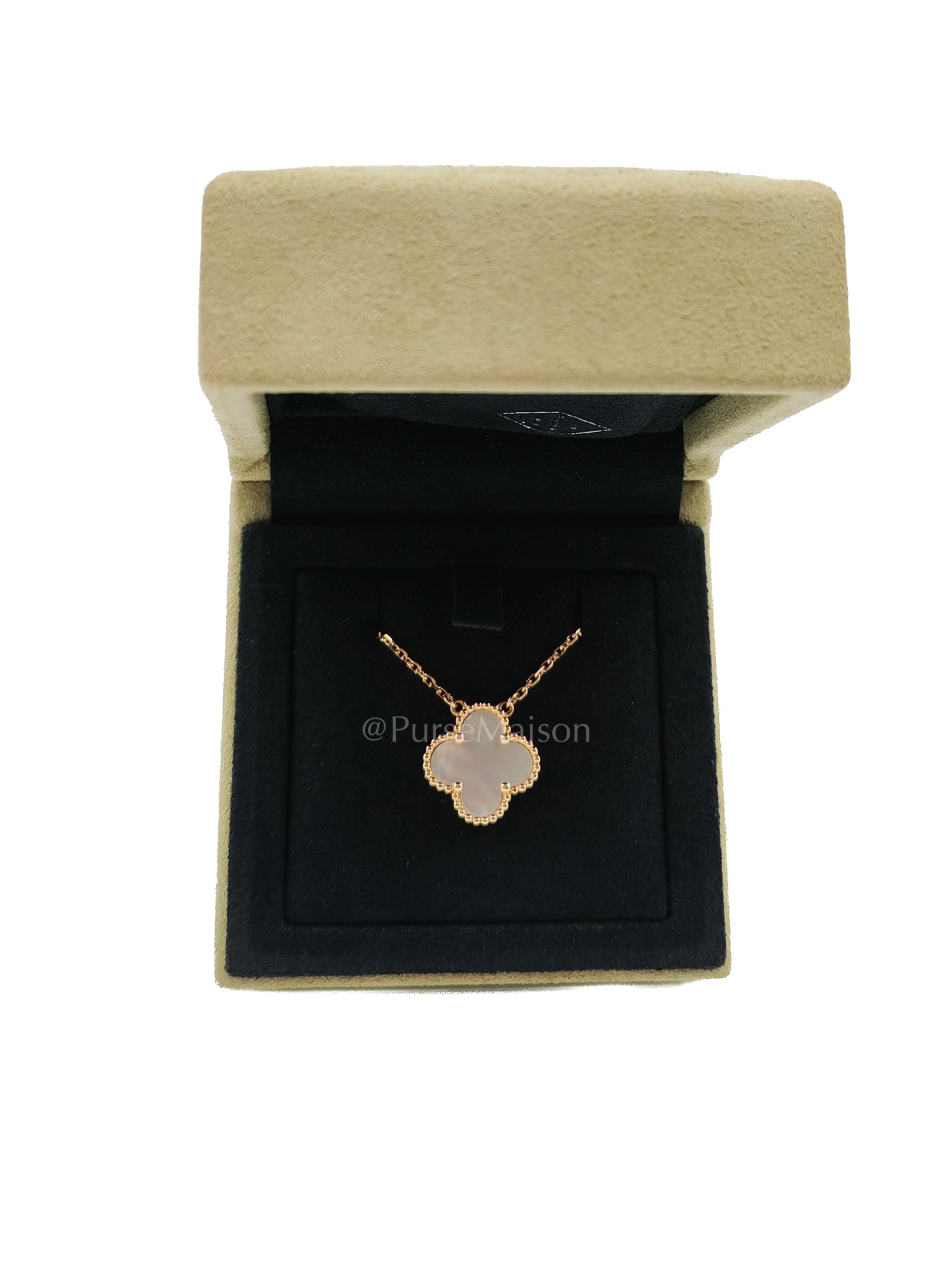 Sweet Alhambra White Mother of Pearl Pendant in Yellow Gold Necklace Year 2021 | Purse Maison Luxury Bags Shop