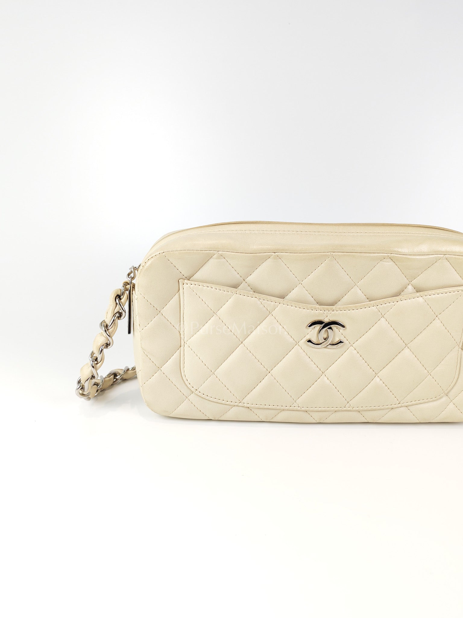 Vintage Camera Bag in Cream Lambskin Leather Silver hardware (Series 10) | Purse Maison Luxury Bags Shop