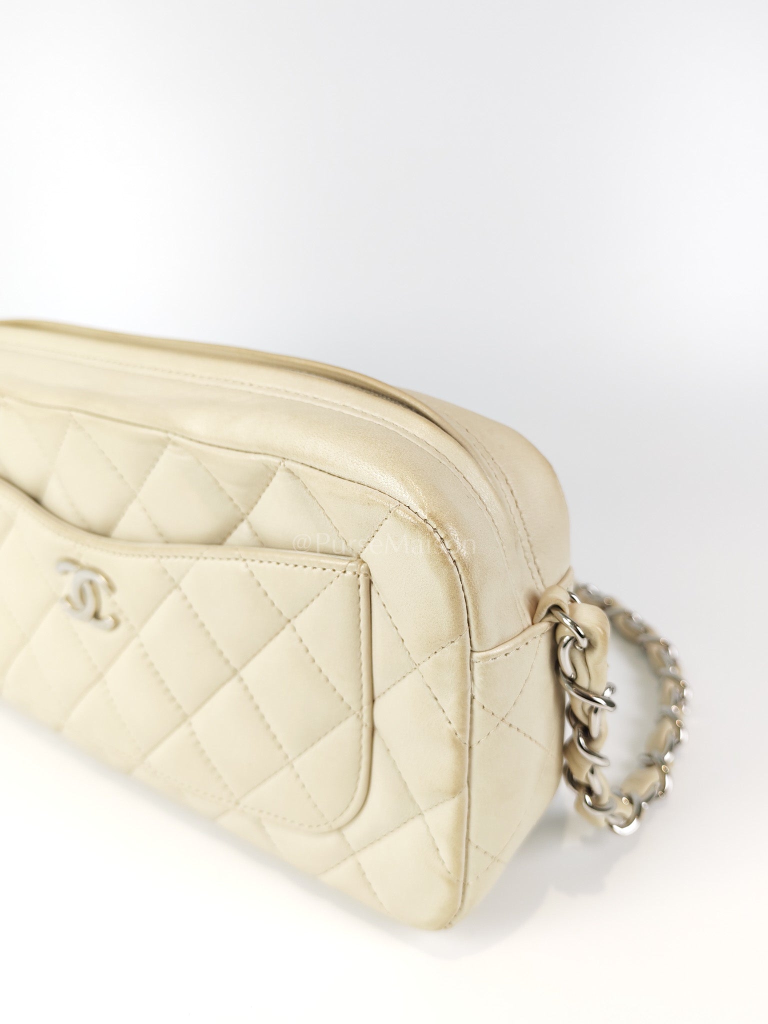 Vintage Camera Bag in Cream Lambskin Leather Silver hardware (Series 10) | Purse Maison Luxury Bags Shop