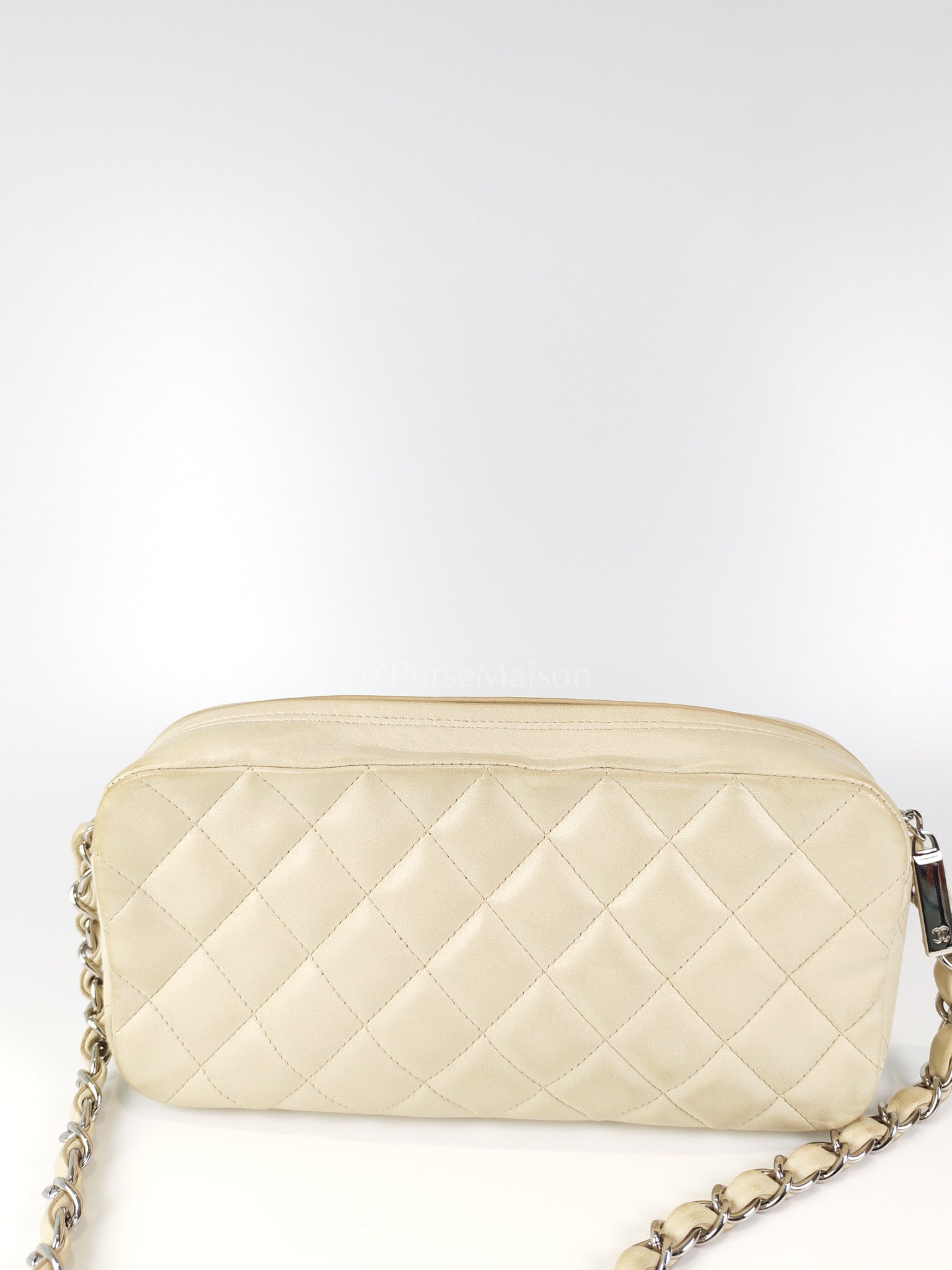 Vintage Camera Bag in Cream Lambskin Leather Silver hardware (Series 10) | Purse Maison Luxury Bags Shop