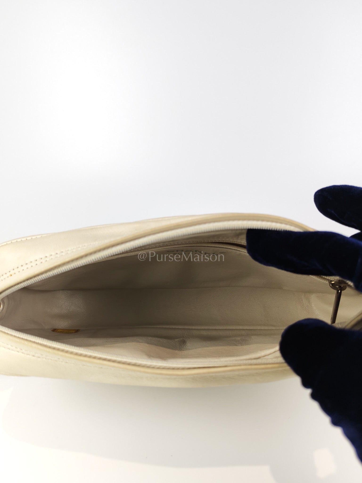 Vintage Camera Bag in Cream Lambskin Leather Silver hardware (Series 10) | Purse Maison Luxury Bags Shop