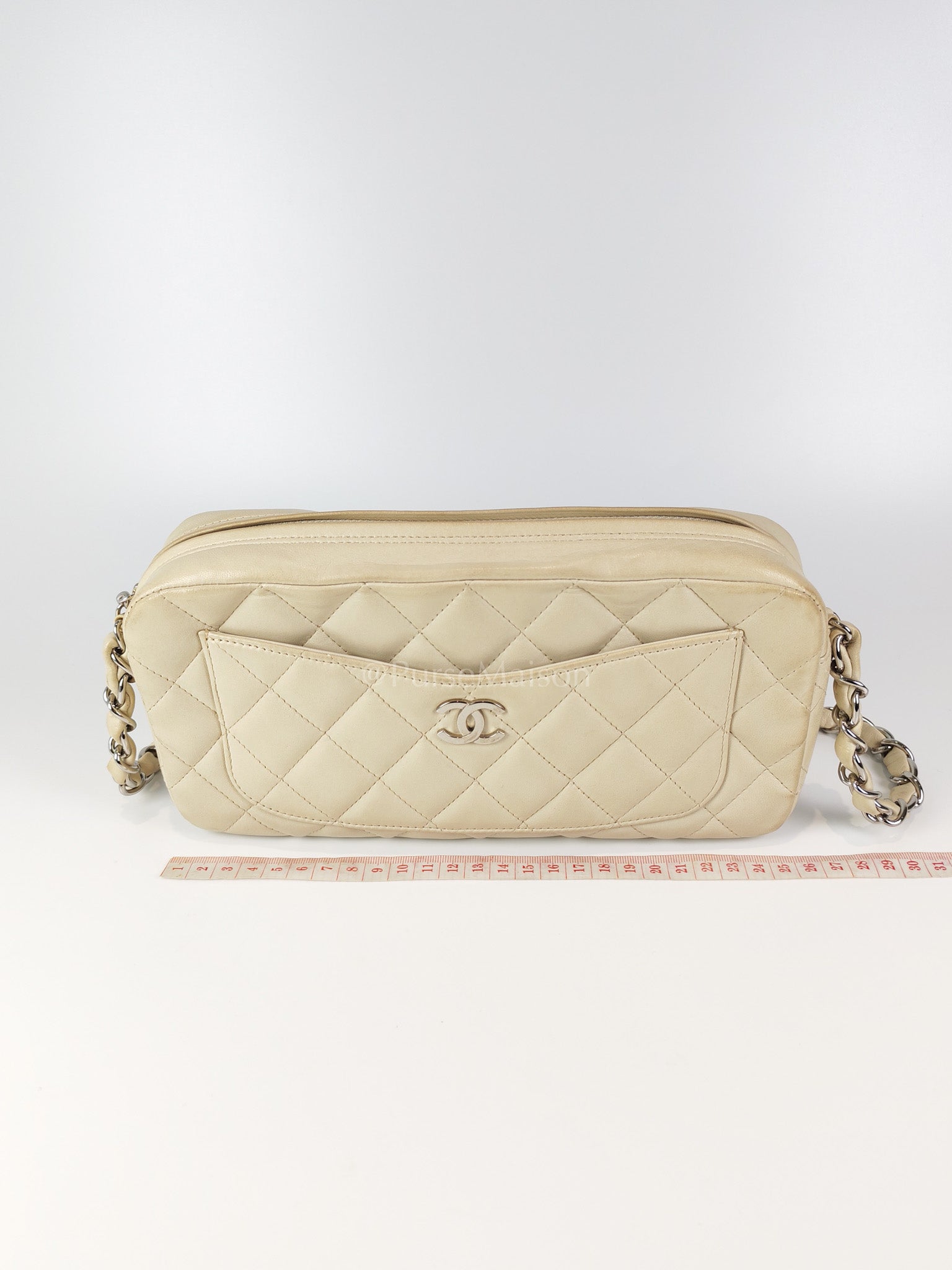 Vintage Camera Bag in Cream Lambskin Leather Silver hardware (Series 10) | Purse Maison Luxury Bags Shop