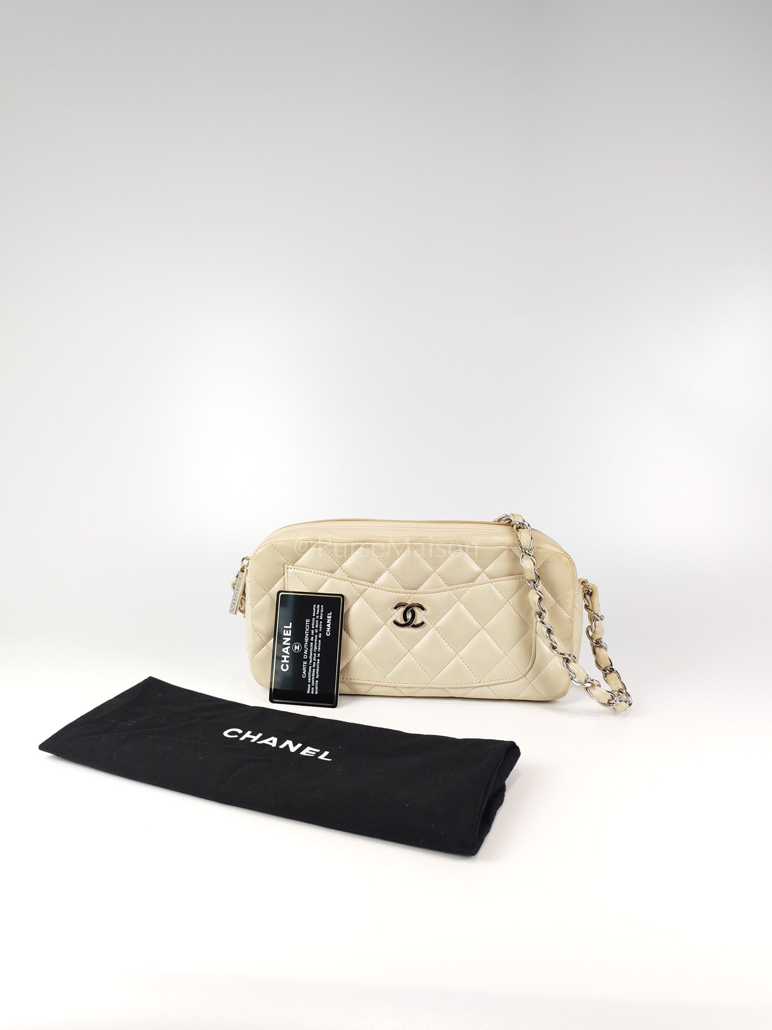 Vintage Camera Bag in Cream Lambskin Leather Silver hardware (Series 10) | Purse Maison Luxury Bags Shop