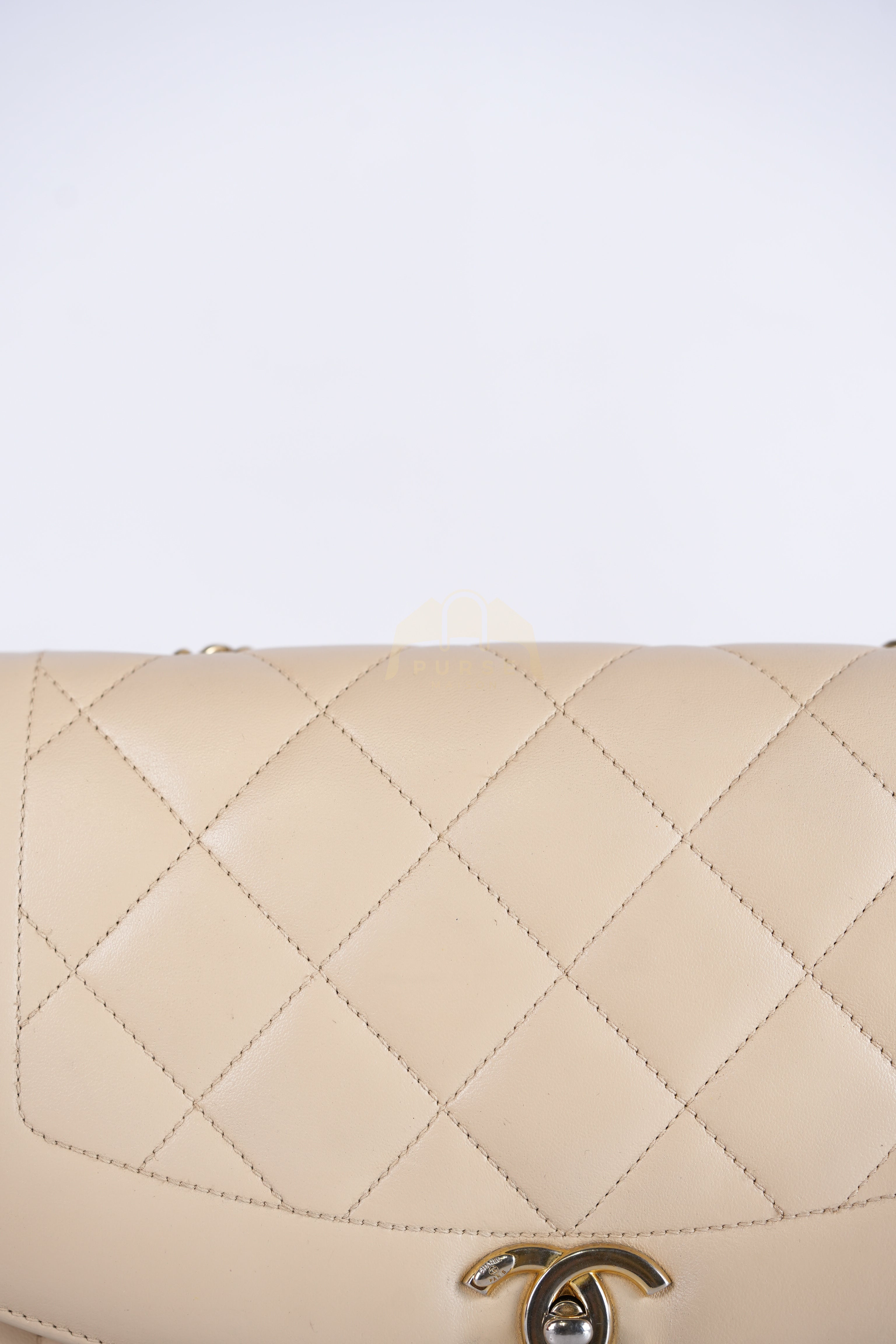 Vintage Diana Medium in Beige Calfskin Leather and Gold Hardware Series 20 | Purse Maison Luxury Bags Shop