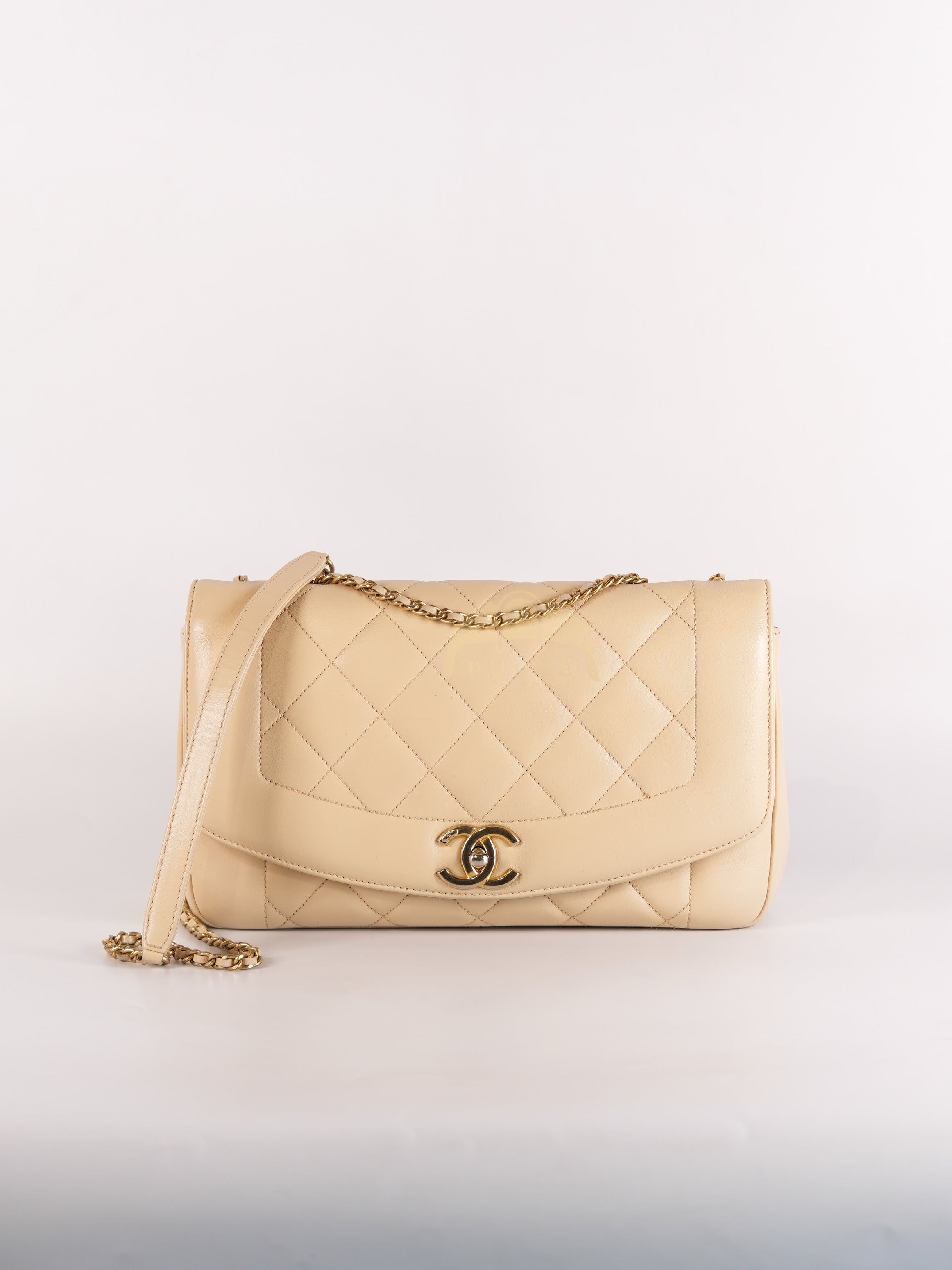 Vintage Diana Medium in Beige Calfskin Leather and Gold Hardware Series 20 | Purse Maison Luxury Bags Shop