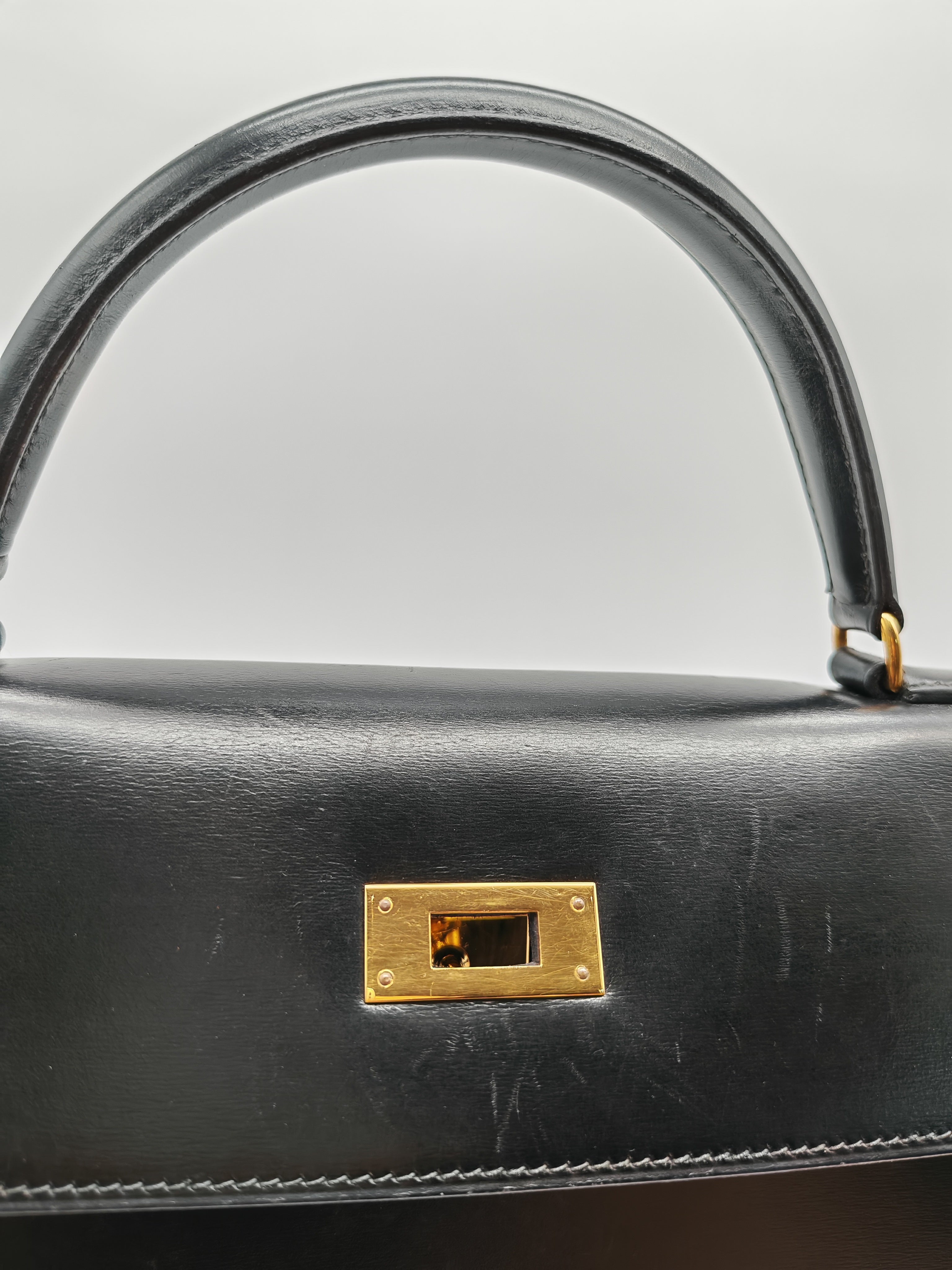 Vintage Kelly 32 Sellier Box Calfskin Leather in Gold Hardware Stamp S Circle(1989) | Purse Maison Luxury Bags Shop