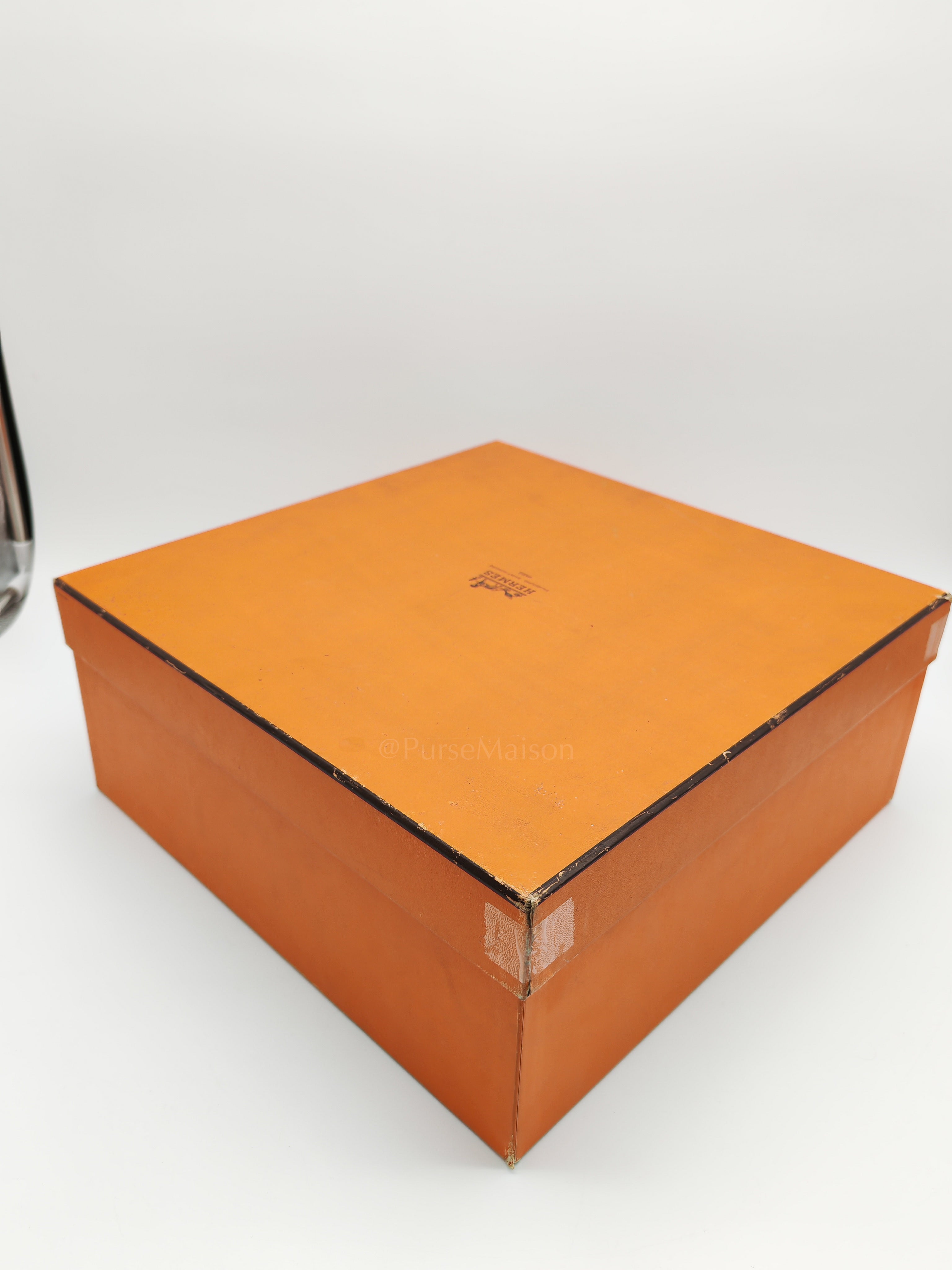 Vintage Kelly 32 Sellier Box Calfskin Leather in Gold Hardware Stamp S Circle(1989) | Purse Maison Luxury Bags Shop