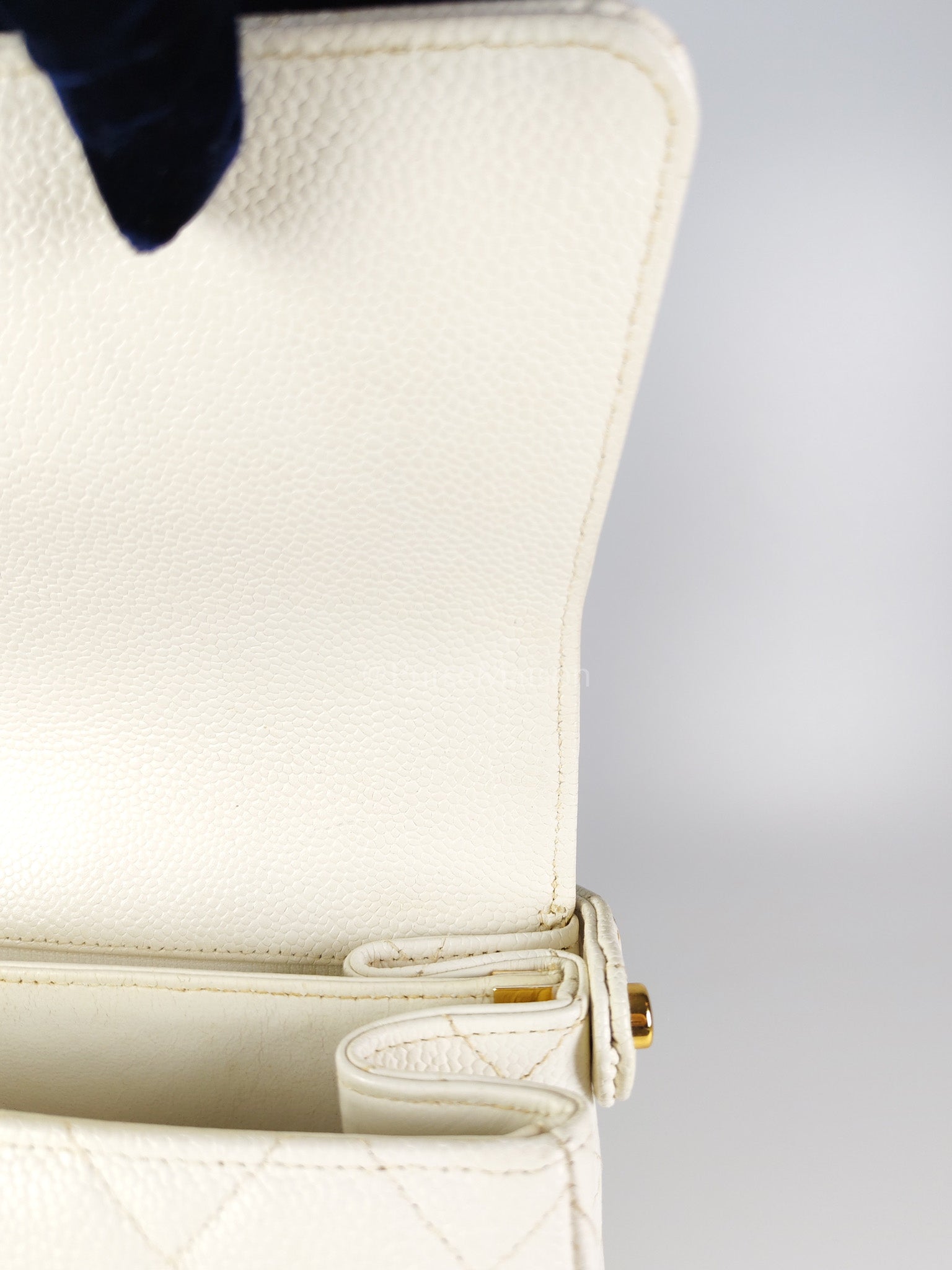 Vintage Kelly Flap in White Caviar Leather and Gold Hardware Shoulder Bag Series 4 | Purse Maison Luxury Bags Shop