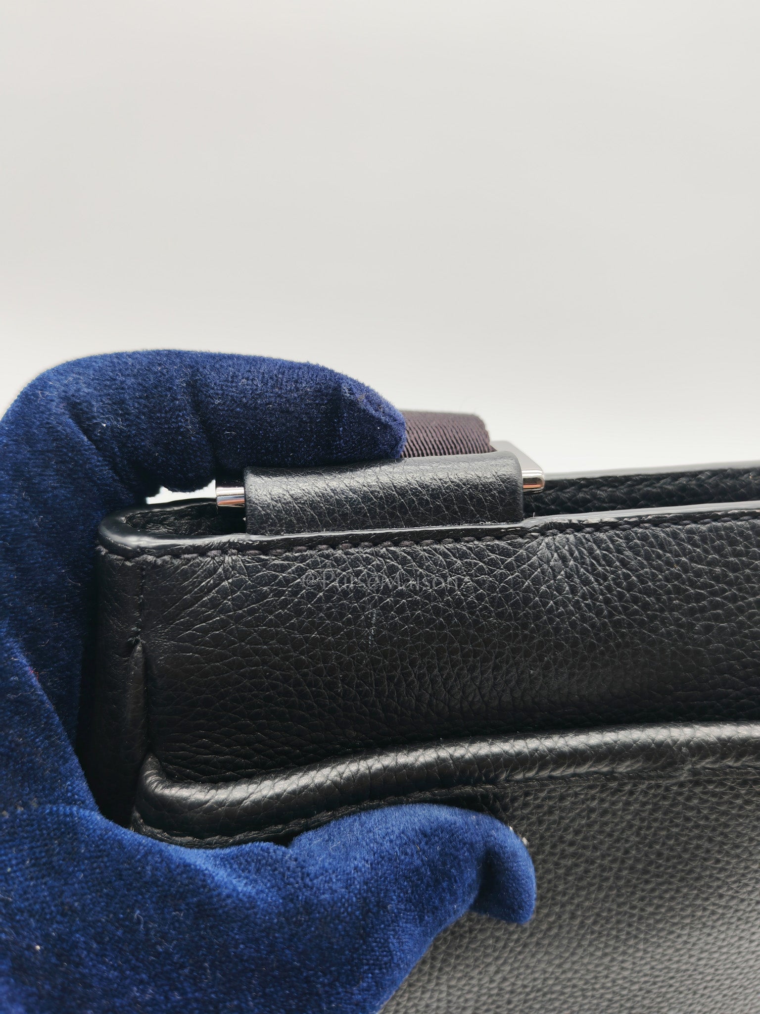 Vitello City Shoulder Bag in Calfskin Leather & Silver Hardware | Purse Maison Luxury Bags Shop