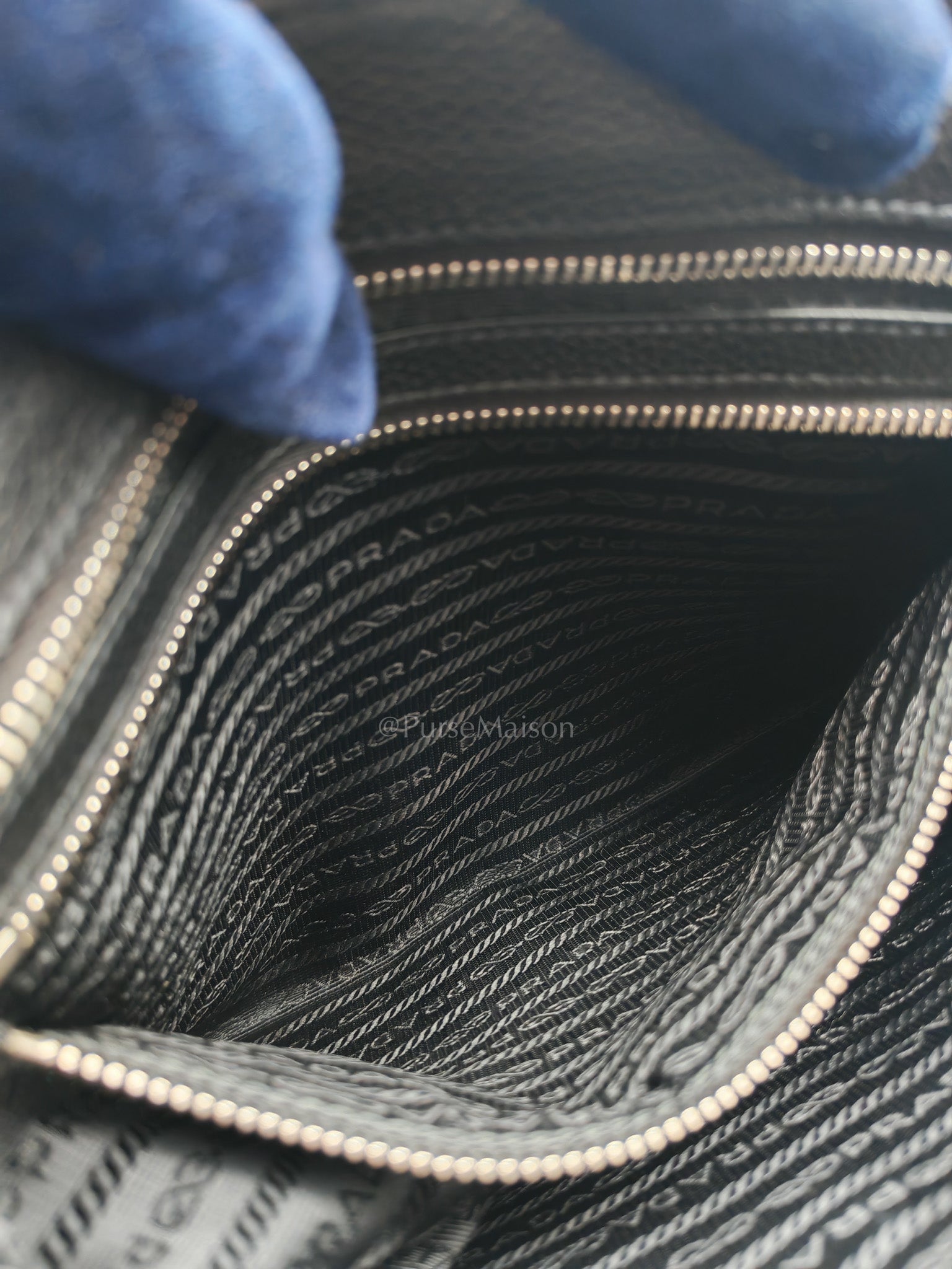 Vitello City Shoulder Bag in Calfskin Leather & Silver Hardware | Purse Maison Luxury Bags Shop