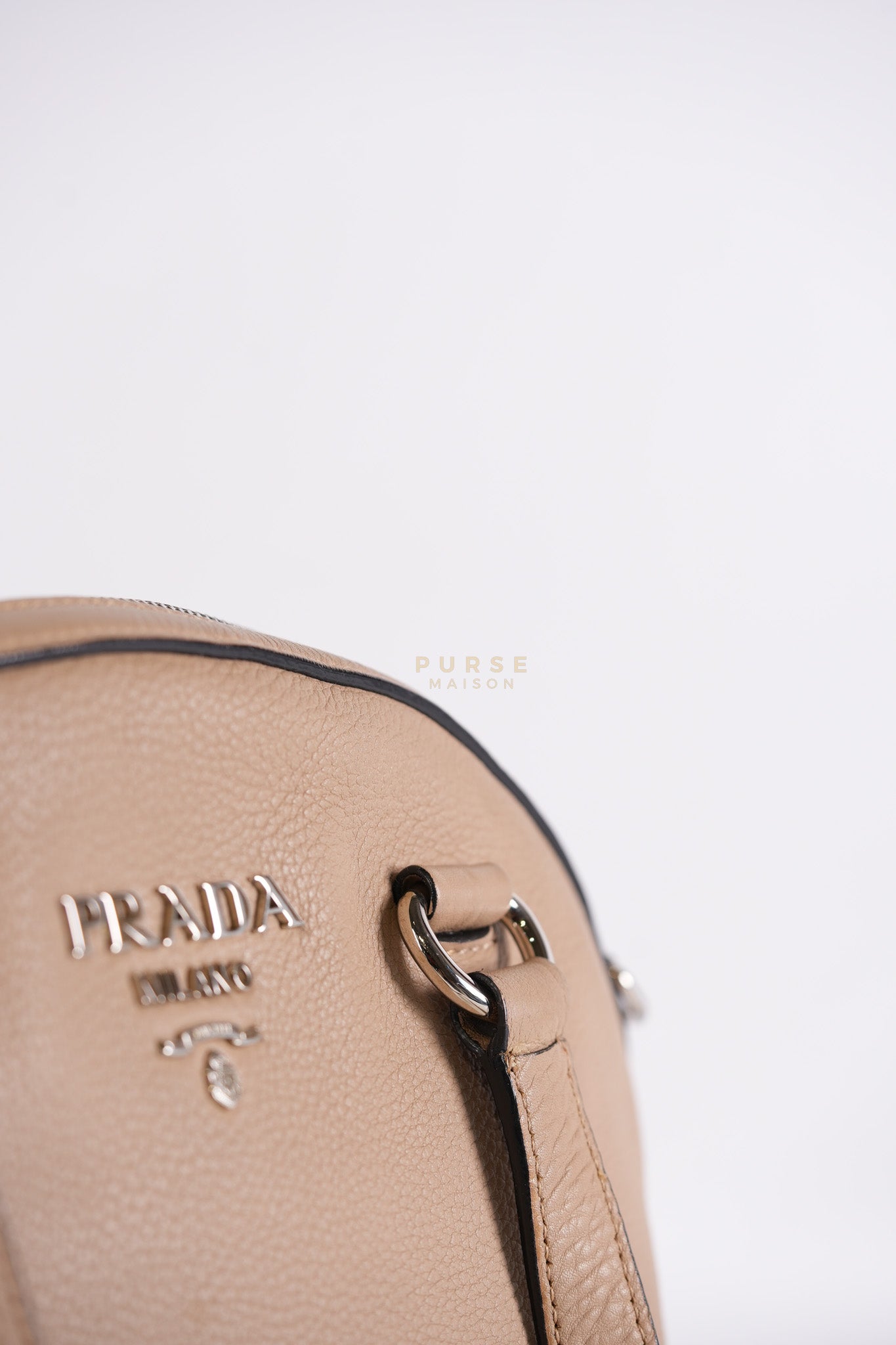 Vitello Daino Shoulder Bag in Dark Beige Leather | Purse Maison Luxury Bags Shop
