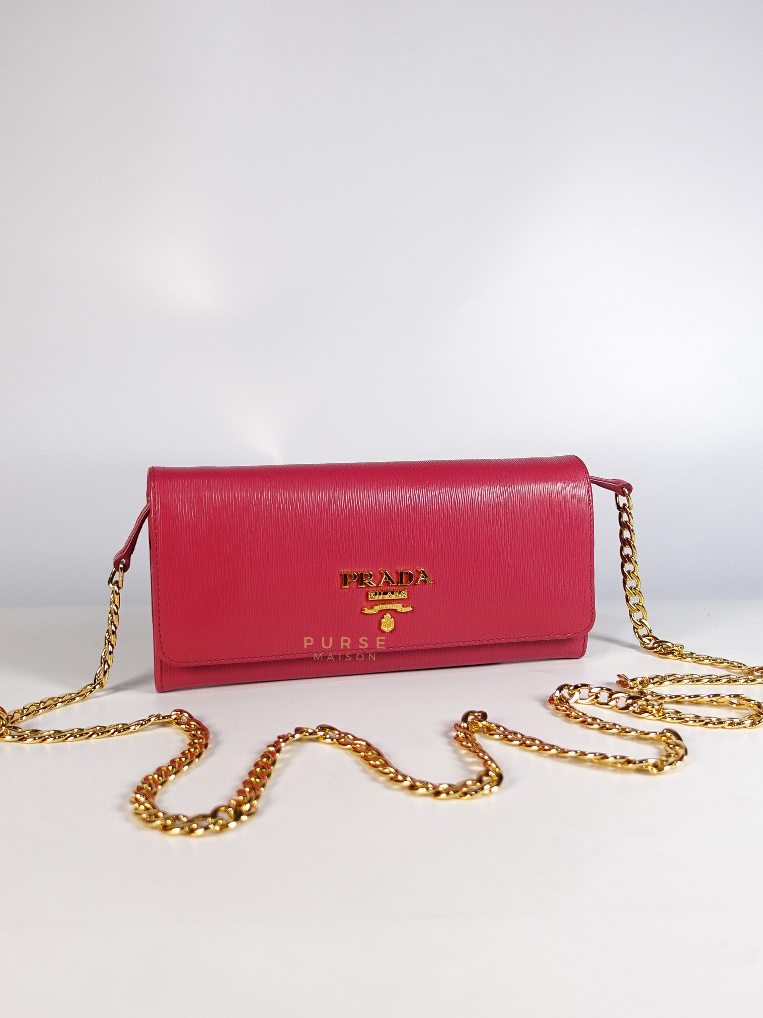 Vitello Move Wallet on Chain Clutch Bag in Pink | Purse Maison Luxury Bags Shop