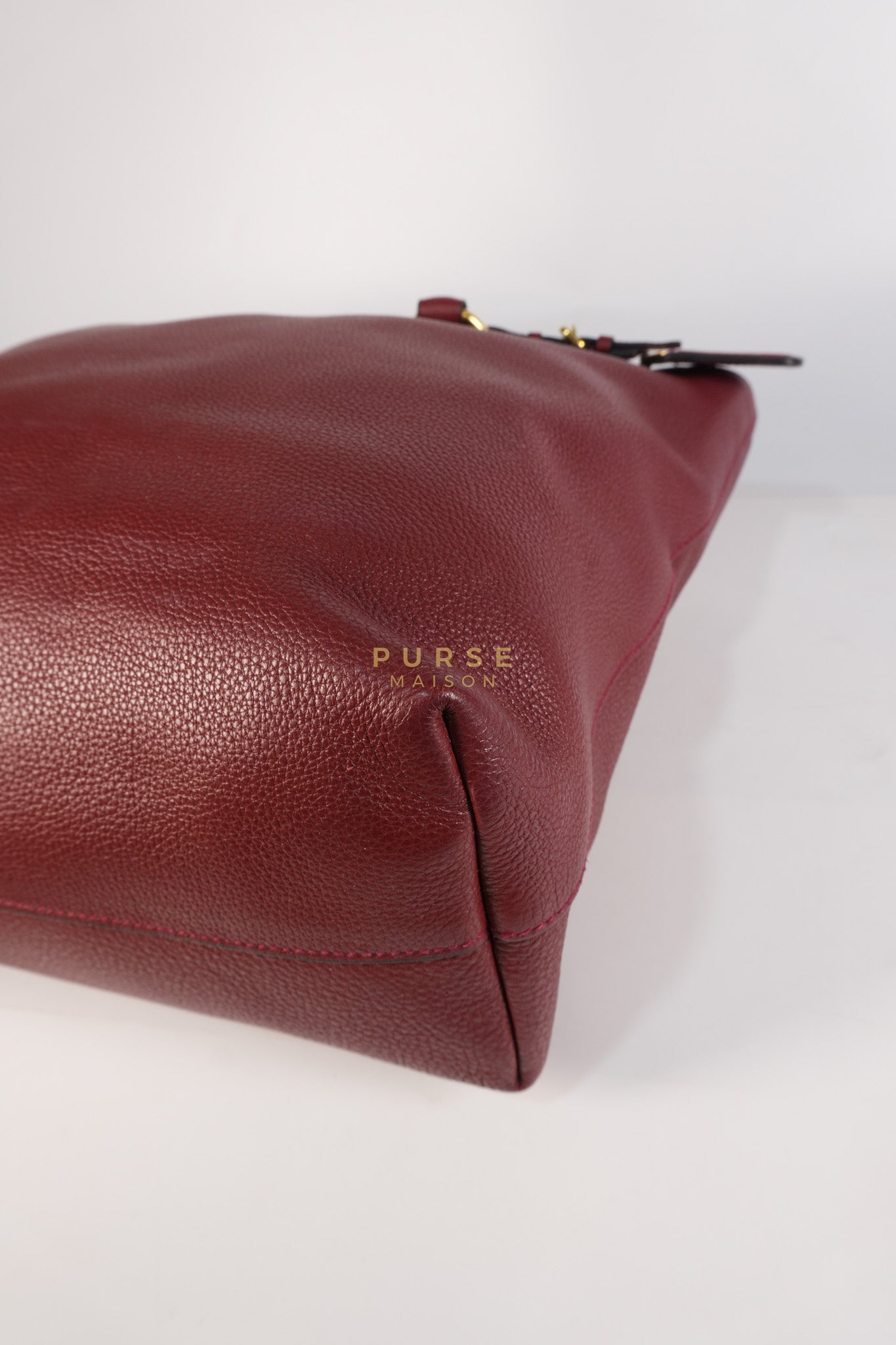 Vitello Tote Bag in Red Graine Calfskin Leather | Purse Maison Luxury Bags Shop