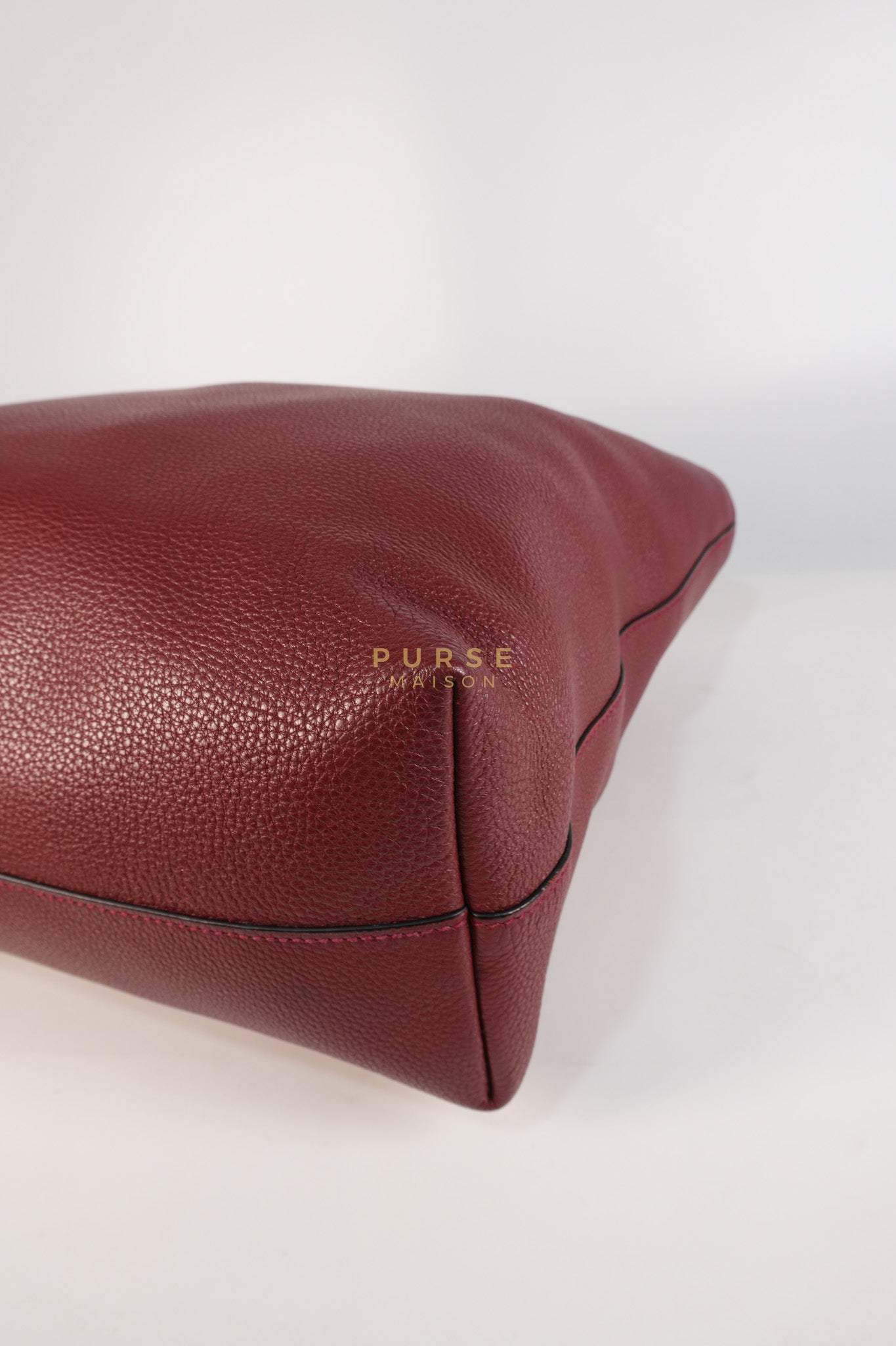 Vitello Tote Bag in Red Graine Calfskin Leather | Purse Maison Luxury Bags Shop