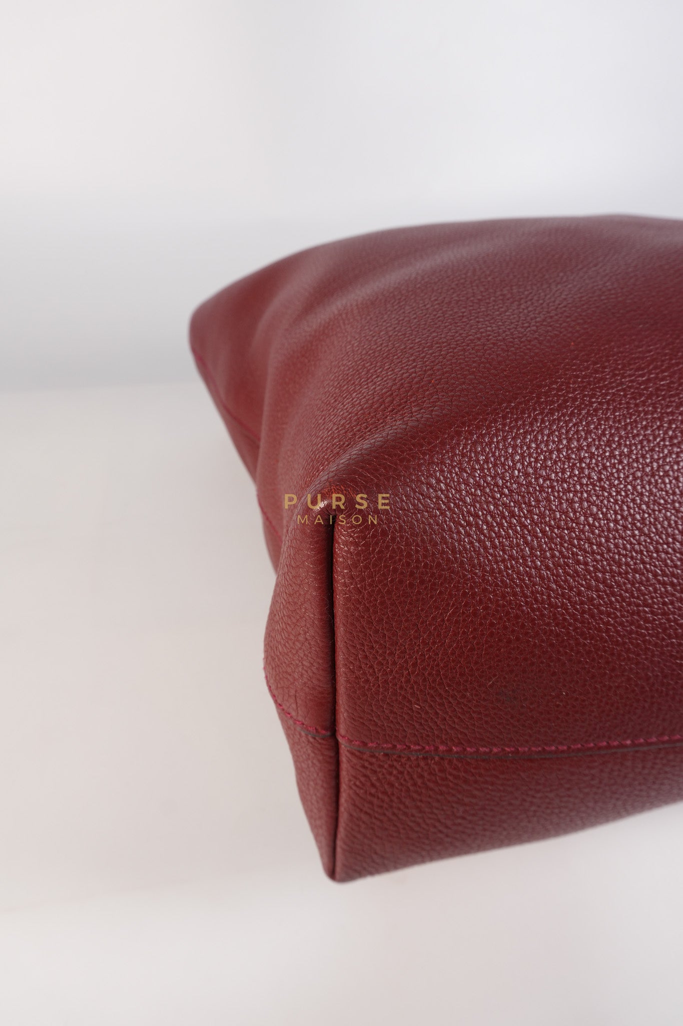 Vitello Tote Bag in Red Graine Calfskin Leather | Purse Maison Luxury Bags Shop