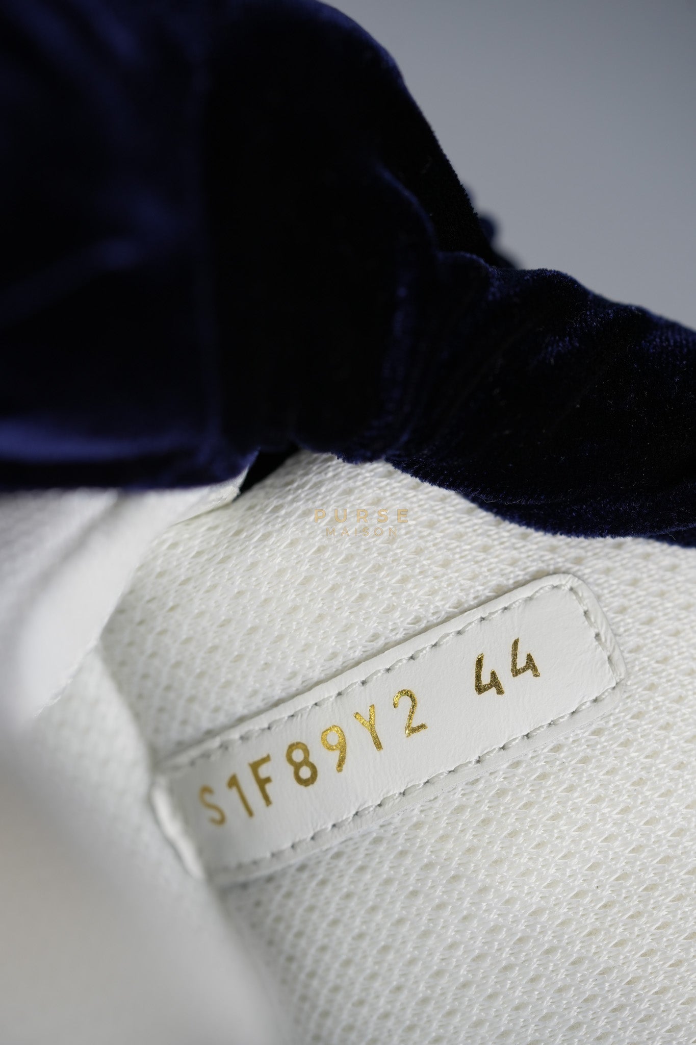 VLogo Signature Mid-Top Sneakers Size 44 EU(28.5cm) | Purse Maison Luxury Bags Shop