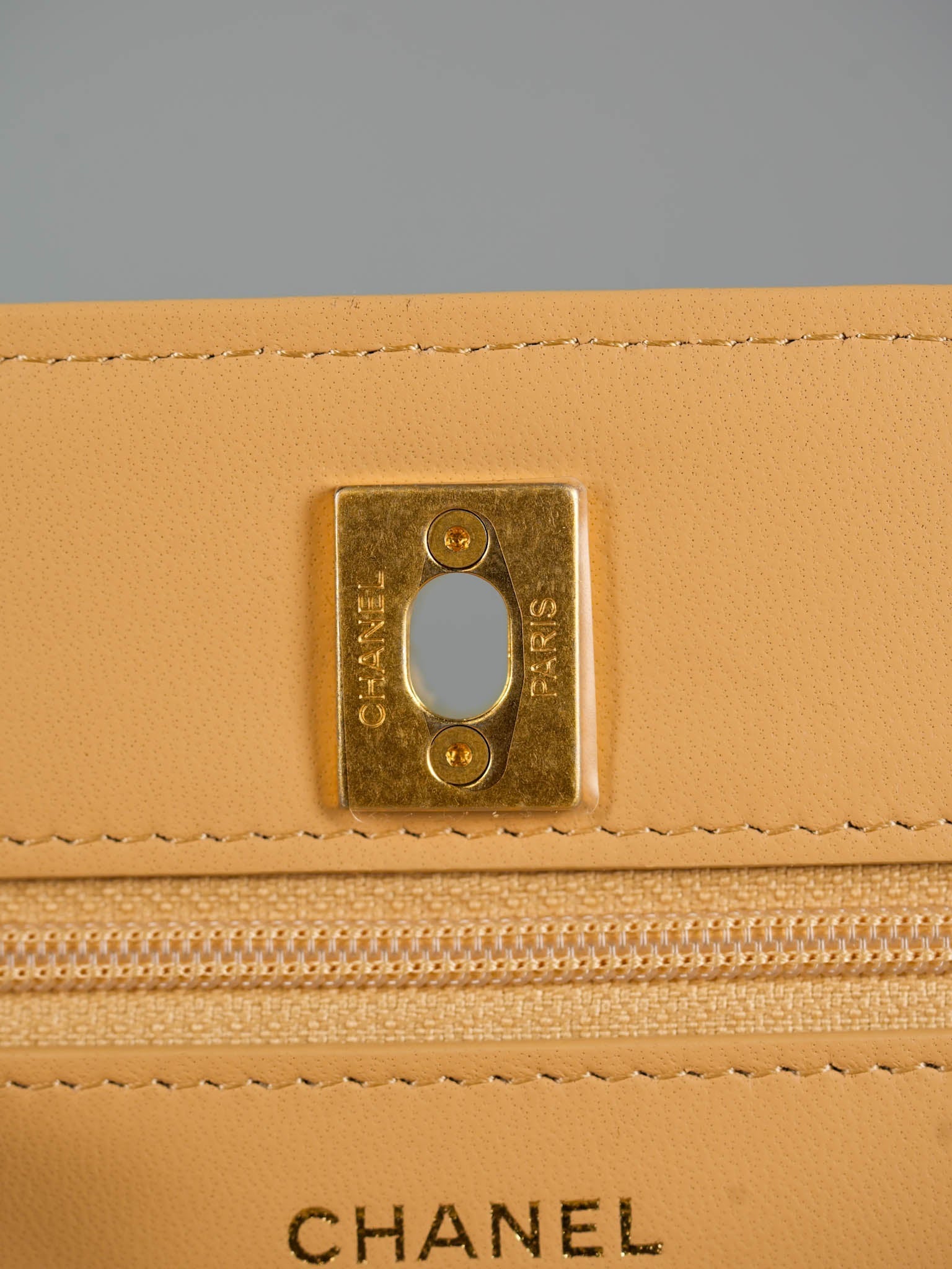 Wallet on Chain 22C Beige Pearl Crush in Lambskin Aged Gold Hardware (Microchip) | Purse Maison Luxury Bags Shop