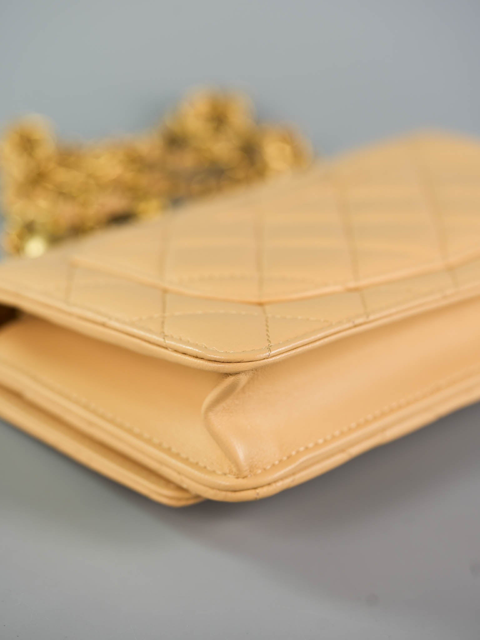 Wallet on Chain 22C Beige Pearl Crush in Lambskin Aged Gold Hardware (Microchip) | Purse Maison Luxury Bags Shop