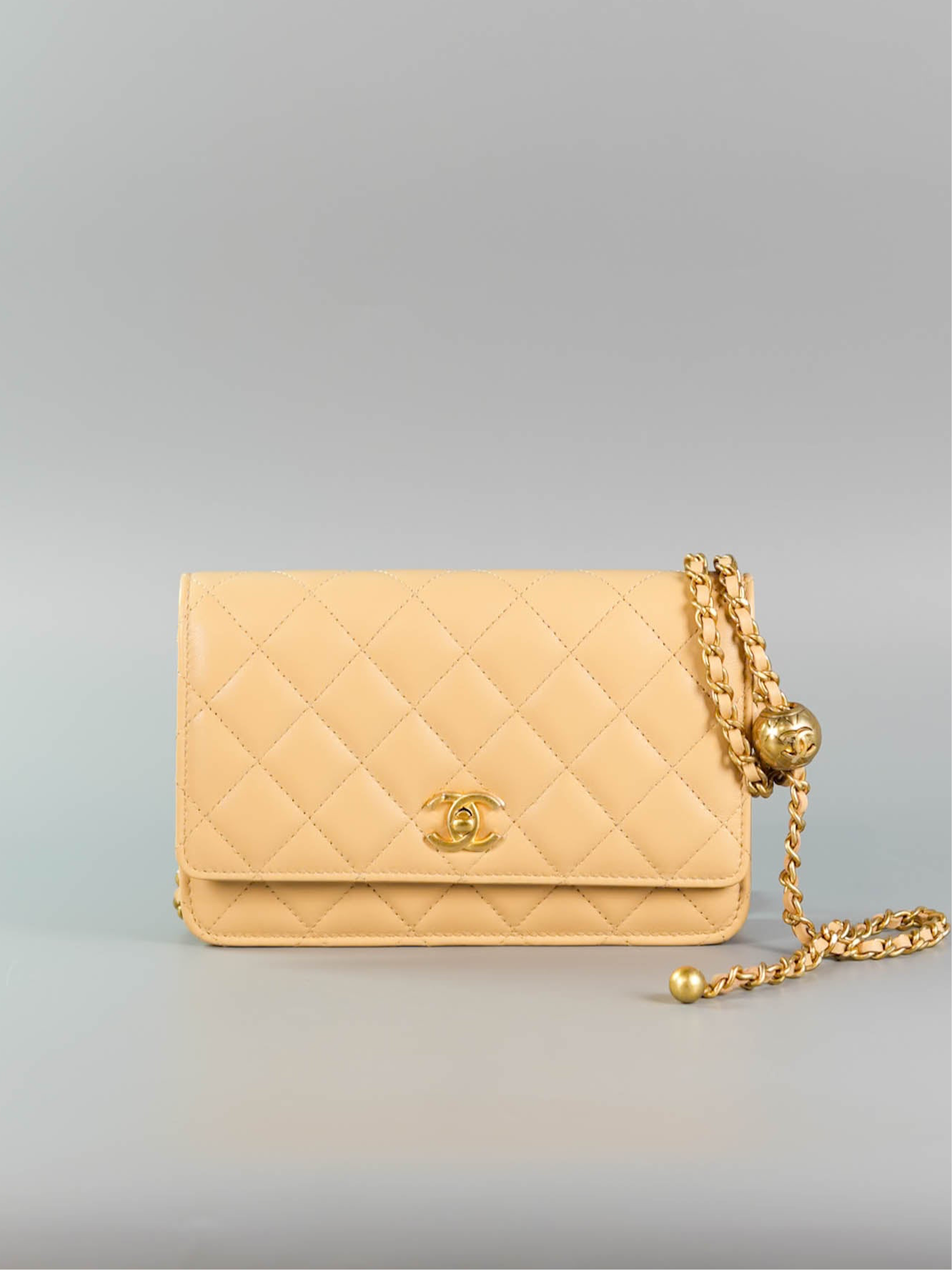 Wallet on Chain 22C Beige Pearl Crush in Lambskin Aged Gold Hardware (Microchip) | Purse Maison Luxury Bags Shop