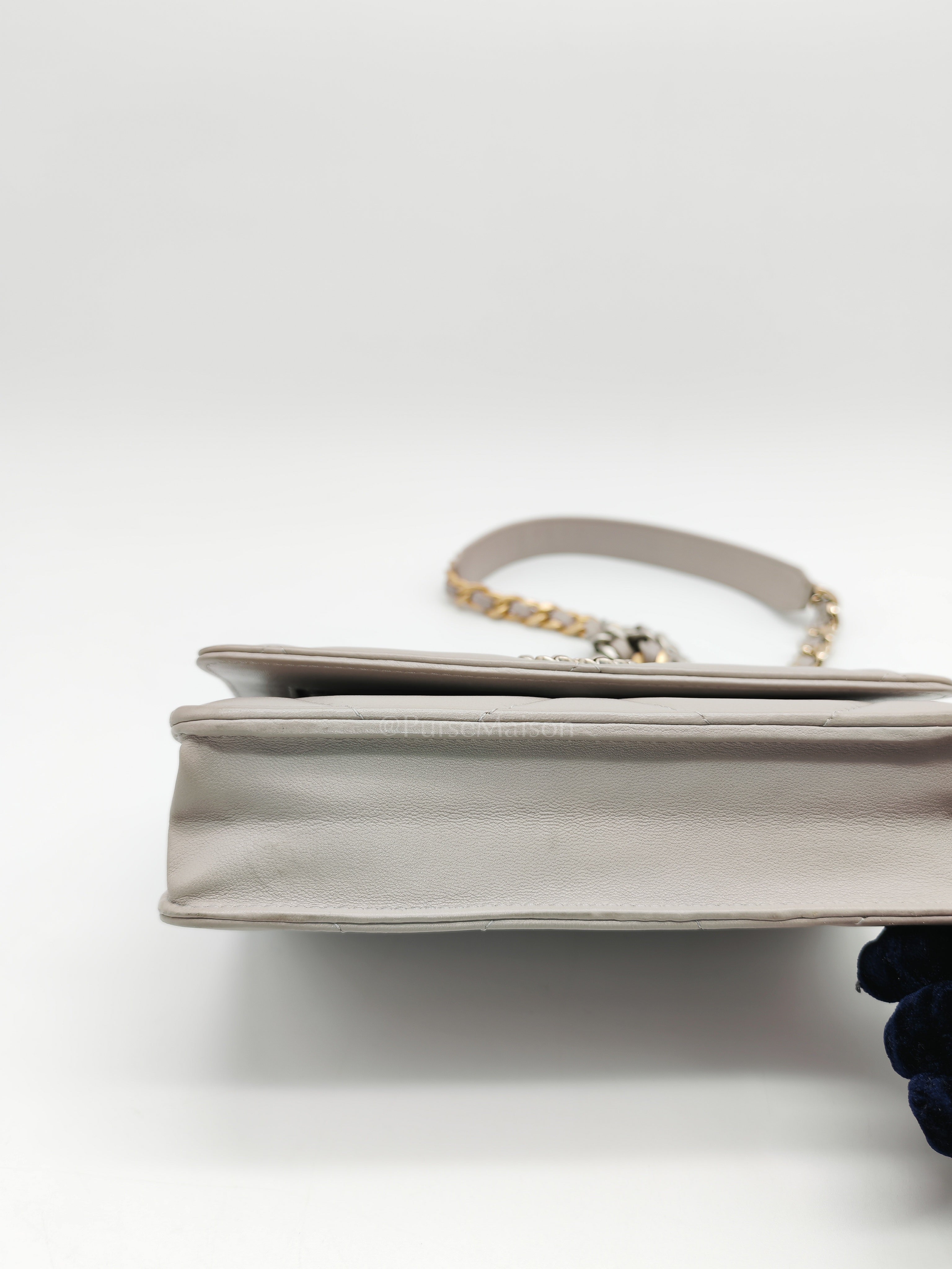 Wallet on Chain in Gray Lambskin Leather & Mixed Hardware Microchip | Purse Maison Luxury Bags Shop