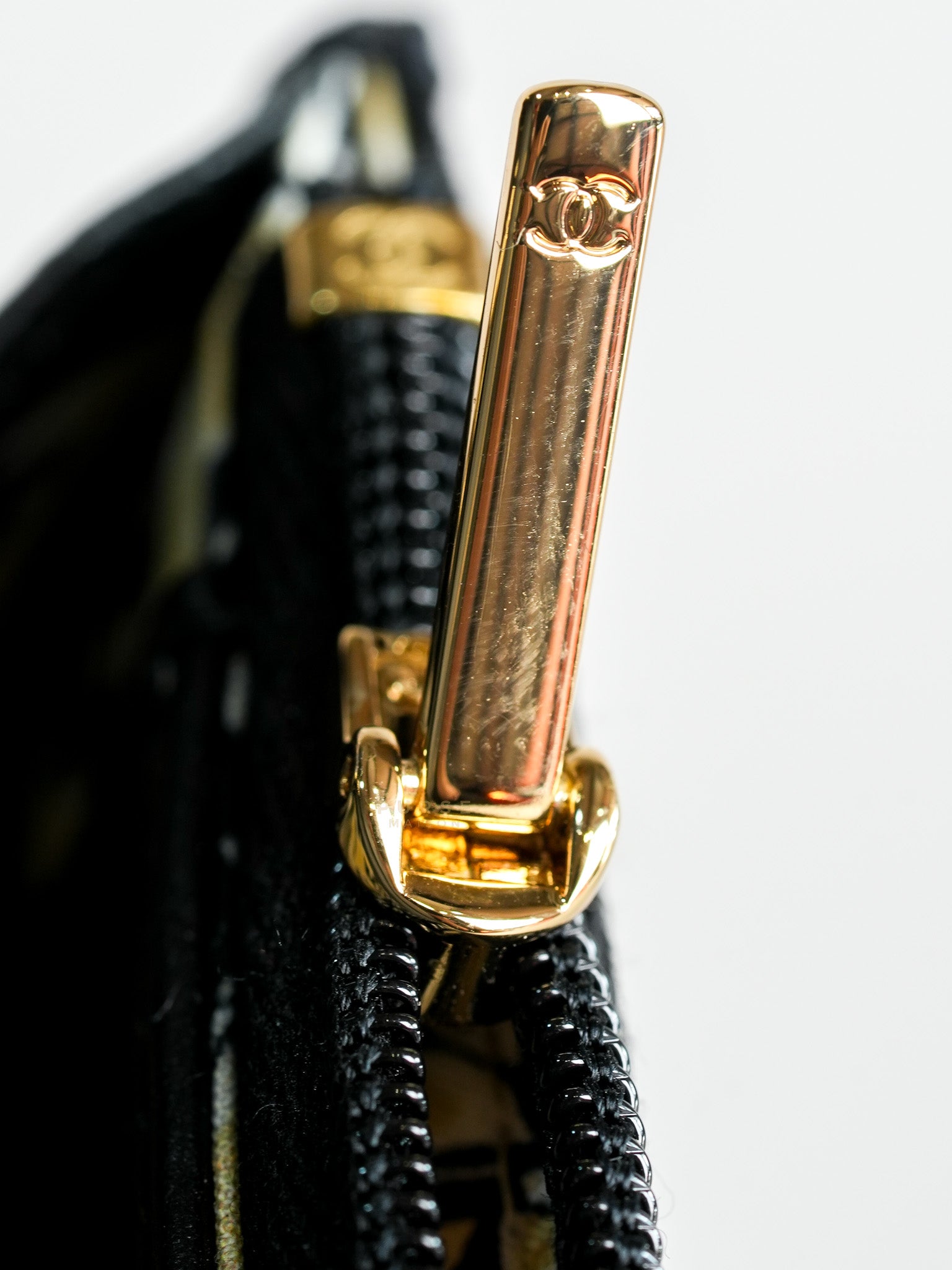 Wallet on Chain Small in Black Caviar Leather(Microchip) | Purse Maison Luxury Bags Shop