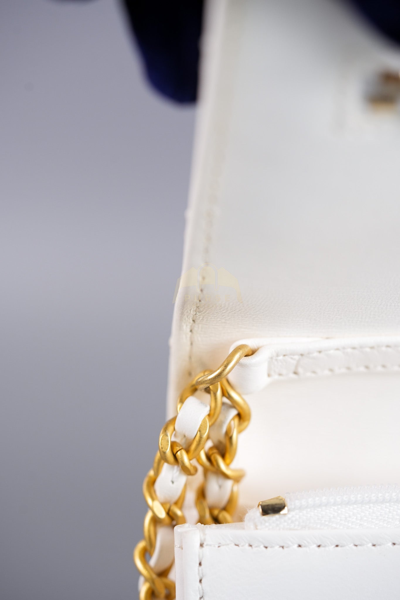 Wallet On Chain (WOC) Double Chain in White Lambskin Leather and Aged Gold Hardware (Microchip) | Purse Maison Luxury Bags Shop