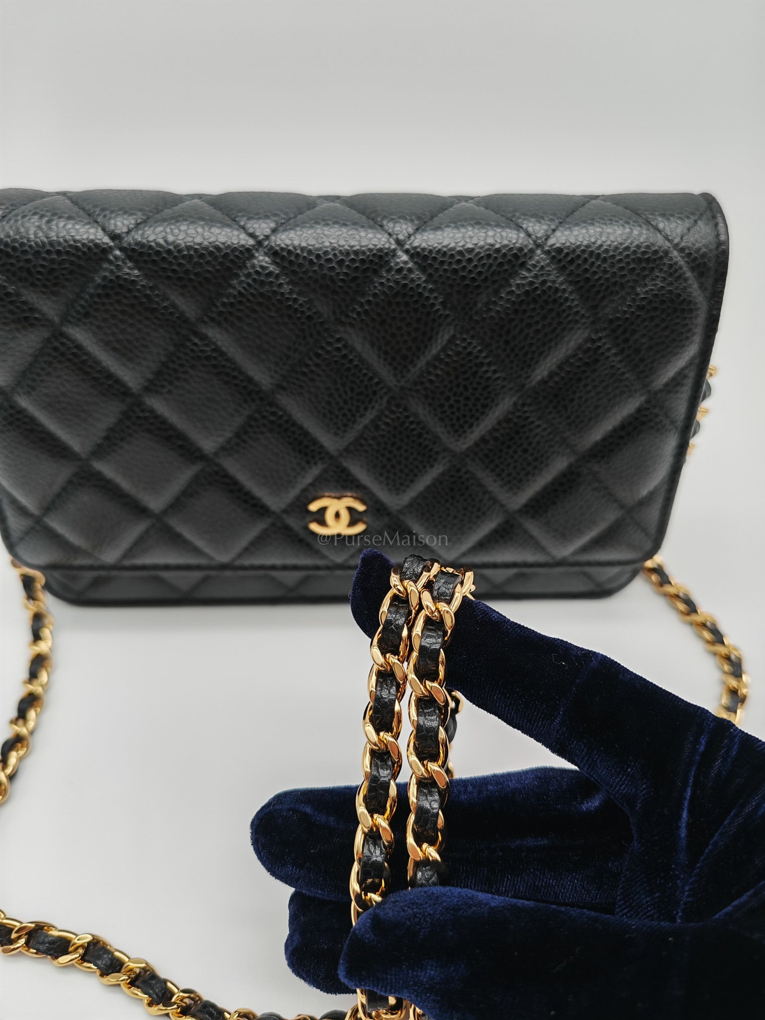 Wallet On Chain (WOC) in Black Caviar Leather and Gold Hardware (Microchip) | Purse Maison Luxury Bags Shop