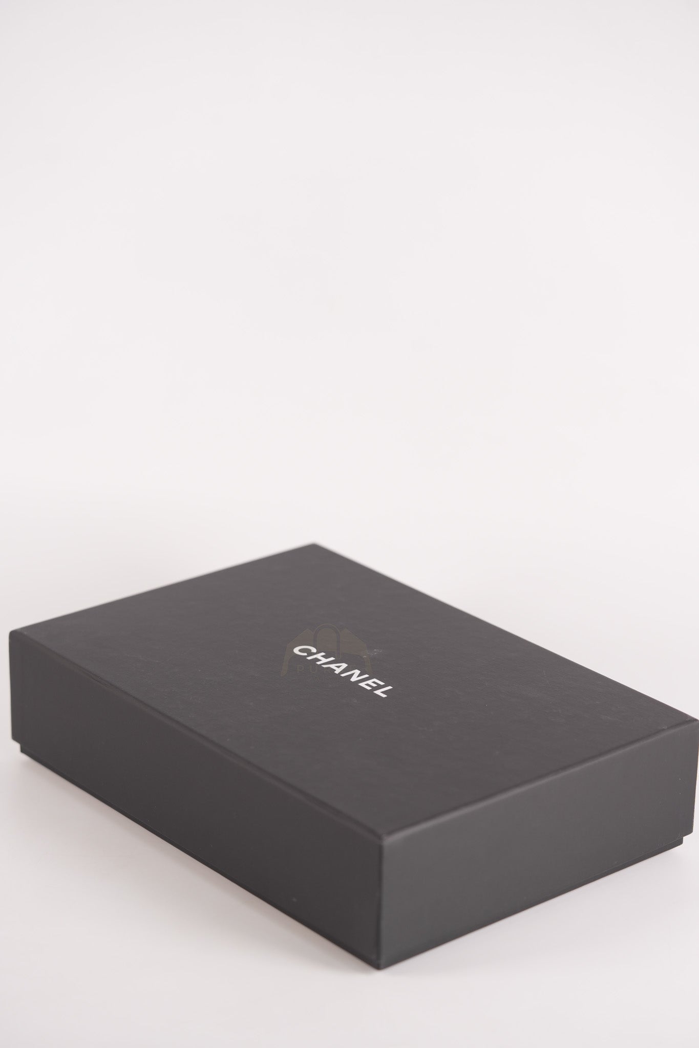 Wallet On Chain (WOC) in Quilted Caviar Leather and Silver Hardware (Microchip) | Purse Maison Luxury Bags Shop