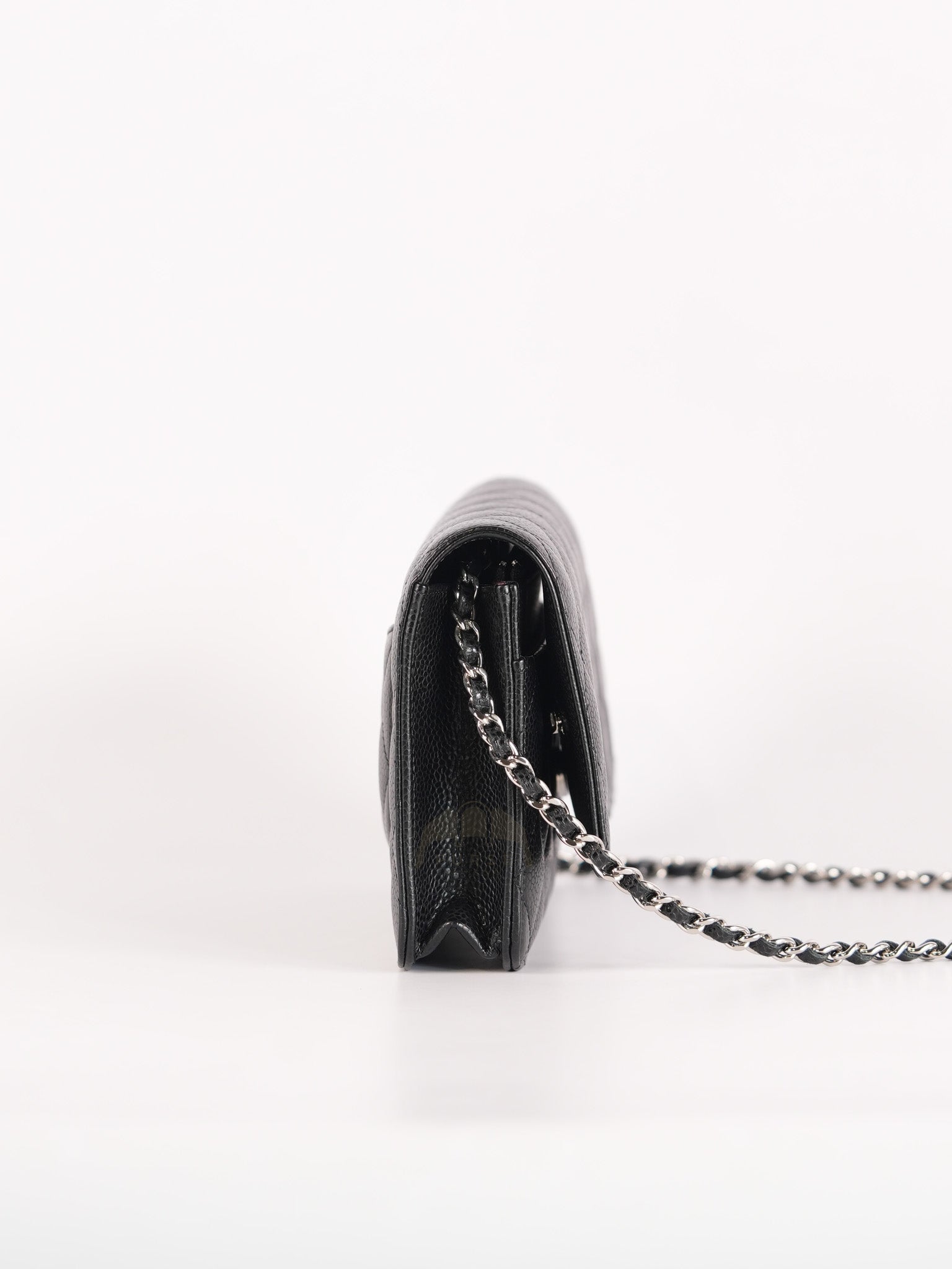 Wallet On Chain (WOC) in Quilted Caviar Leather and Silver Hardware (Microchip) | Purse Maison Luxury Bags Shop