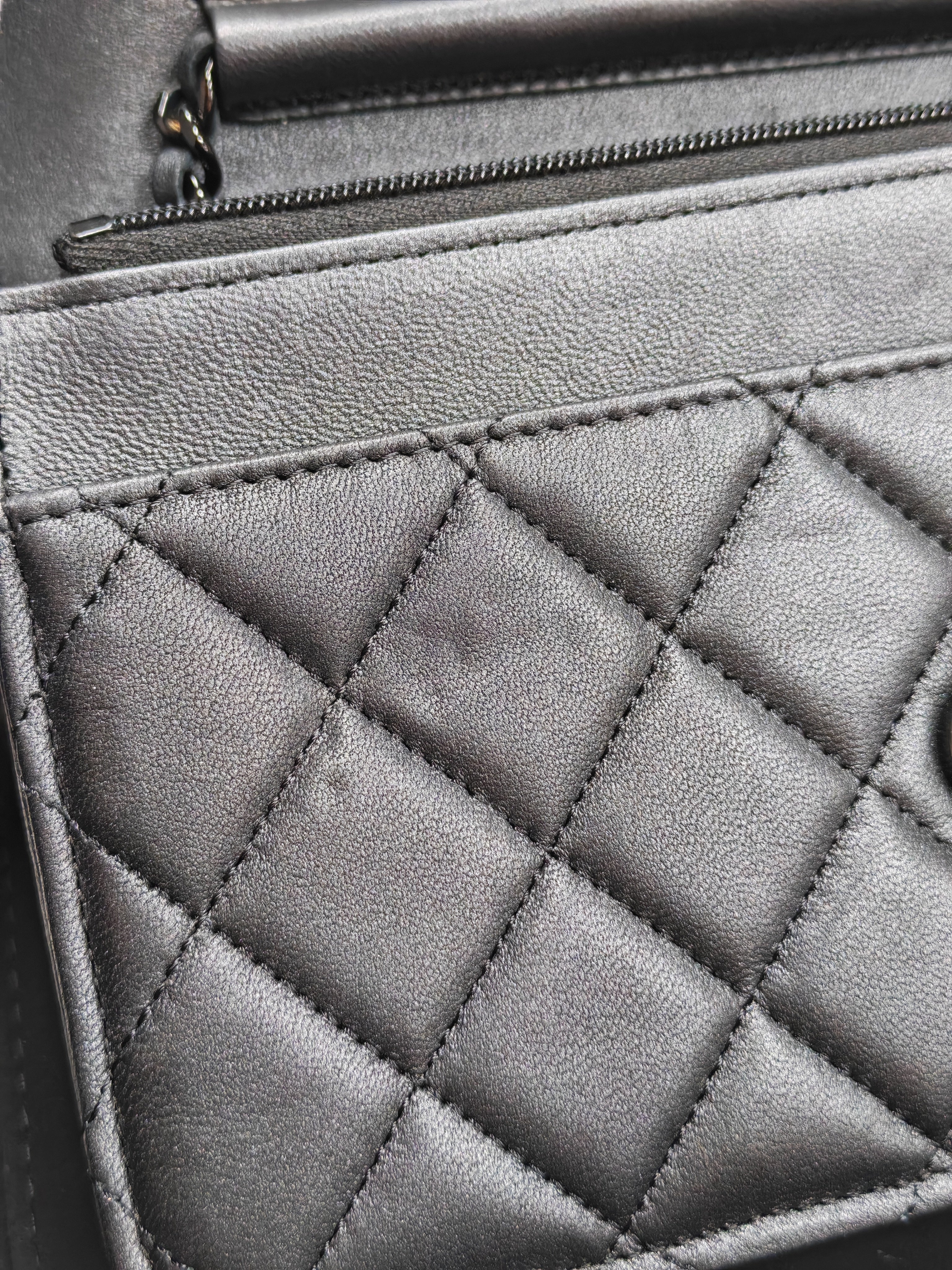 Wallet On Chain (WOC) So Black in Iridescent Lambskin Leather (Microchip) | Purse Maison Luxury Bags Shop