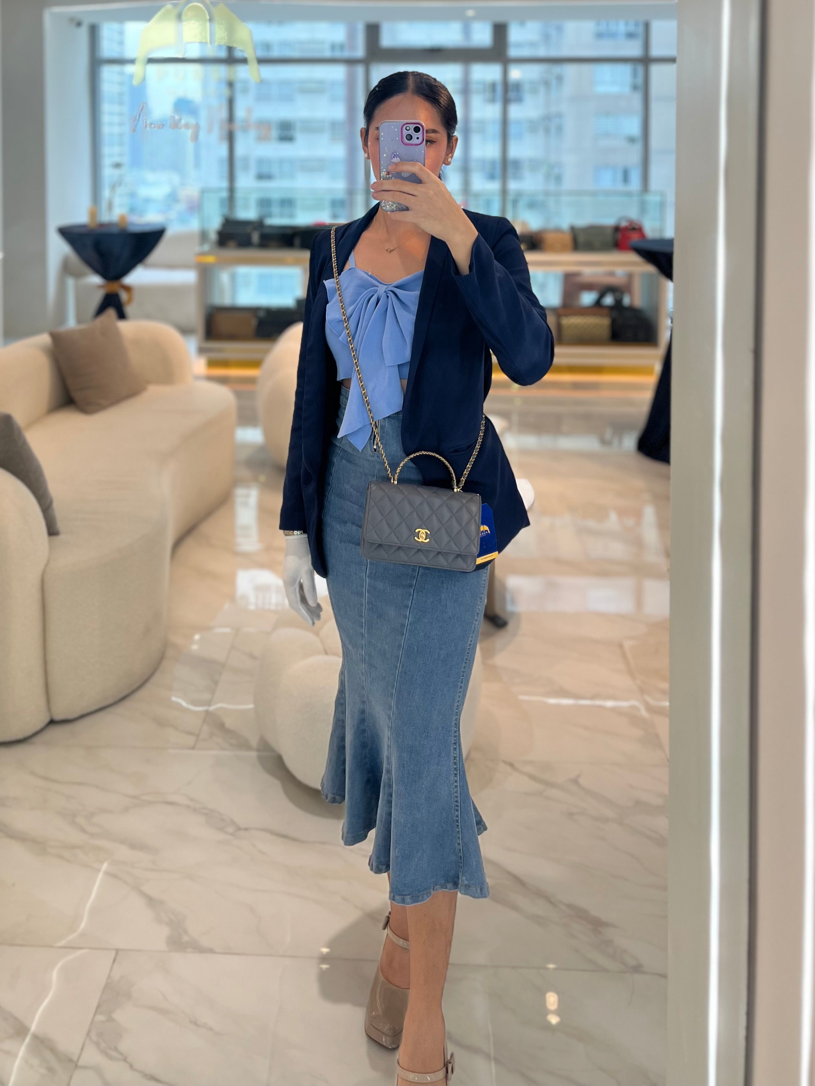 Wallet on Chain (WOC) Top Handle in Gray Quilted Caviar Leather and Aged Gold Hardware (Microchip) | Purse Maison Luxury Bags Shop