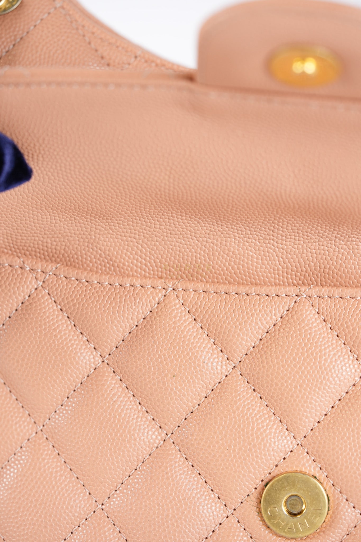 Wavy Small Hobo Caramel Caviar Leather in Aged Gold Hardware (Microchip) | Purse Maison Luxury Bags Shop