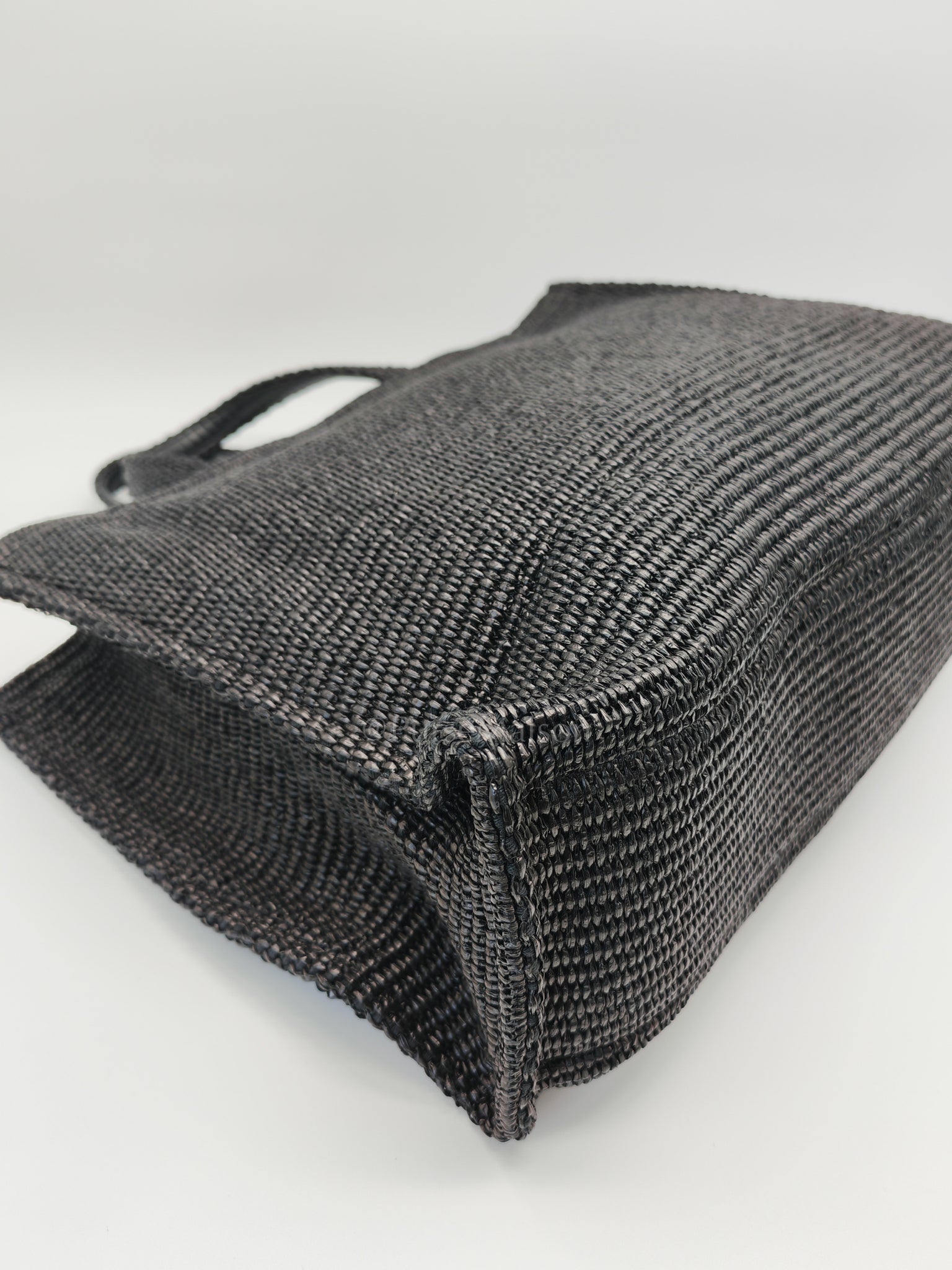 Woven Soft Raffia Medium Black Beach Tote Bag | Purse Maison Luxury Bags Shop