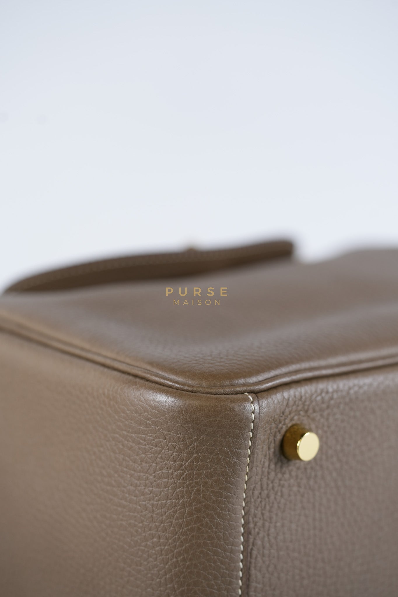 Lindy 26 Etoupe in Togo Leather and Gold Hardware Stamp Y (2020)
