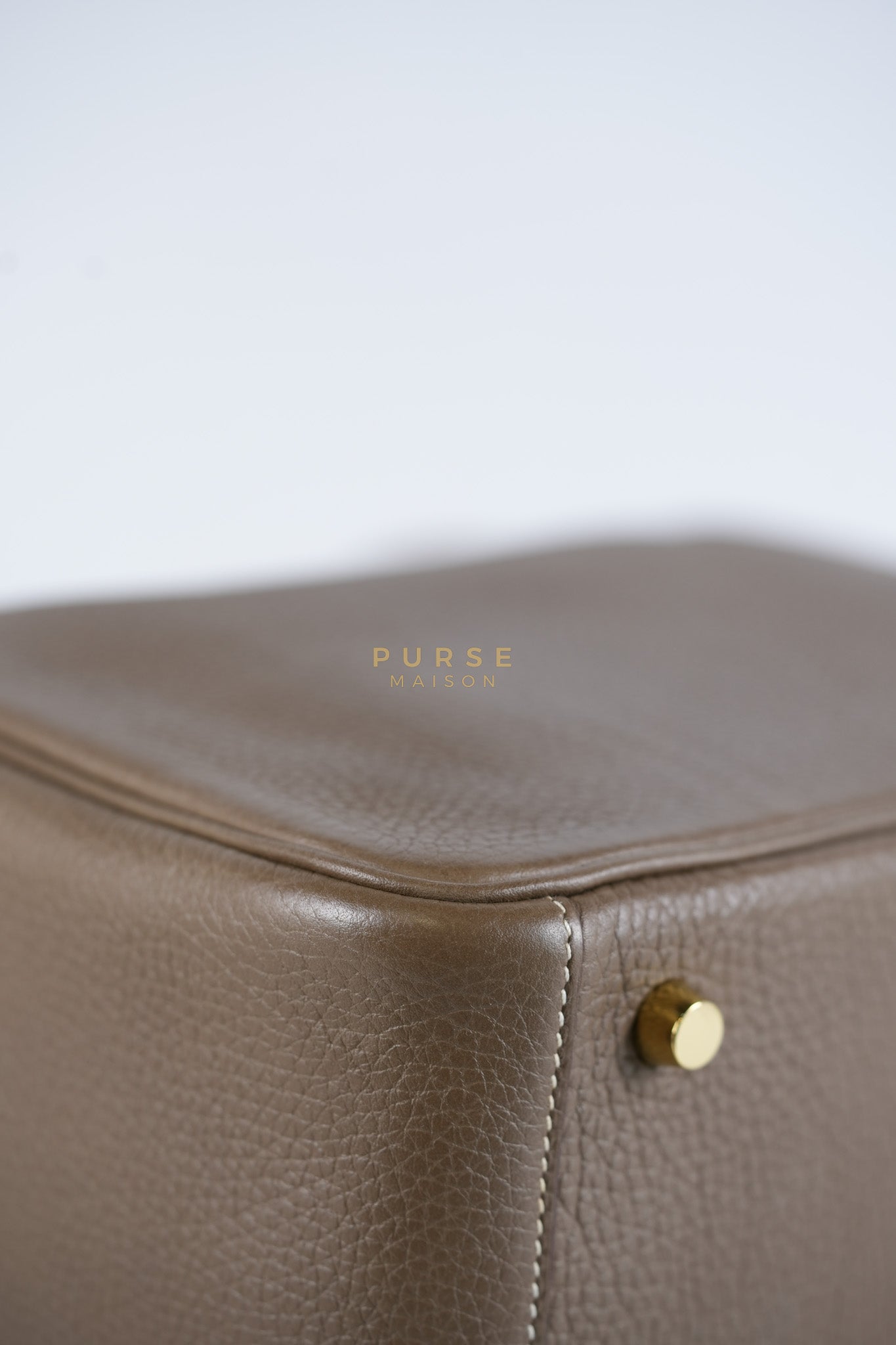 Lindy 26 Etoupe in Togo Leather and Gold Hardware Stamp Y (2020)