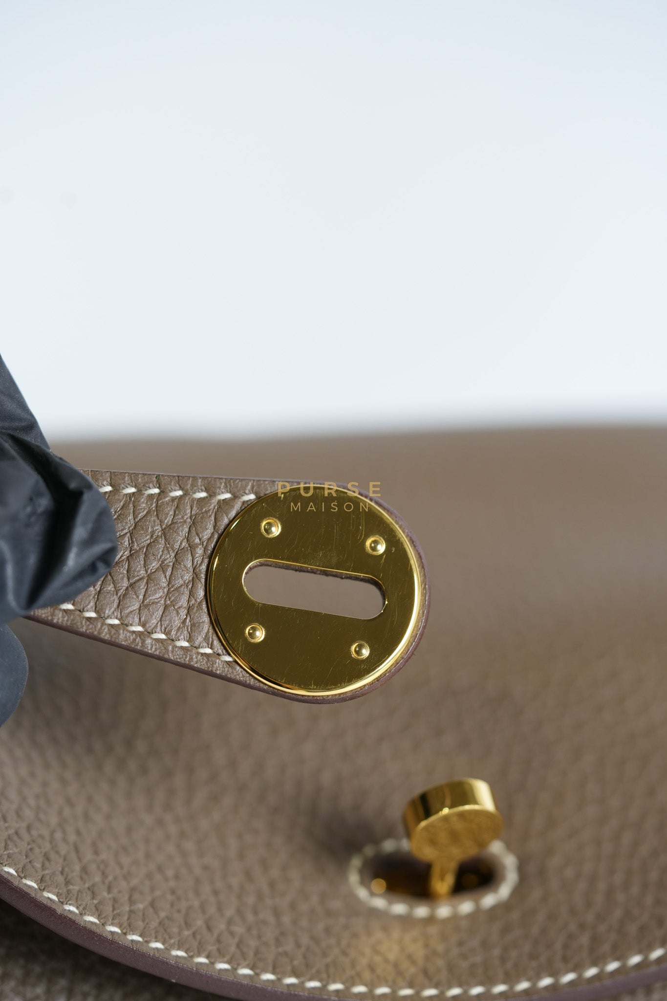 Lindy 26 Etoupe in Togo Leather and Gold Hardware Stamp Y (2020)