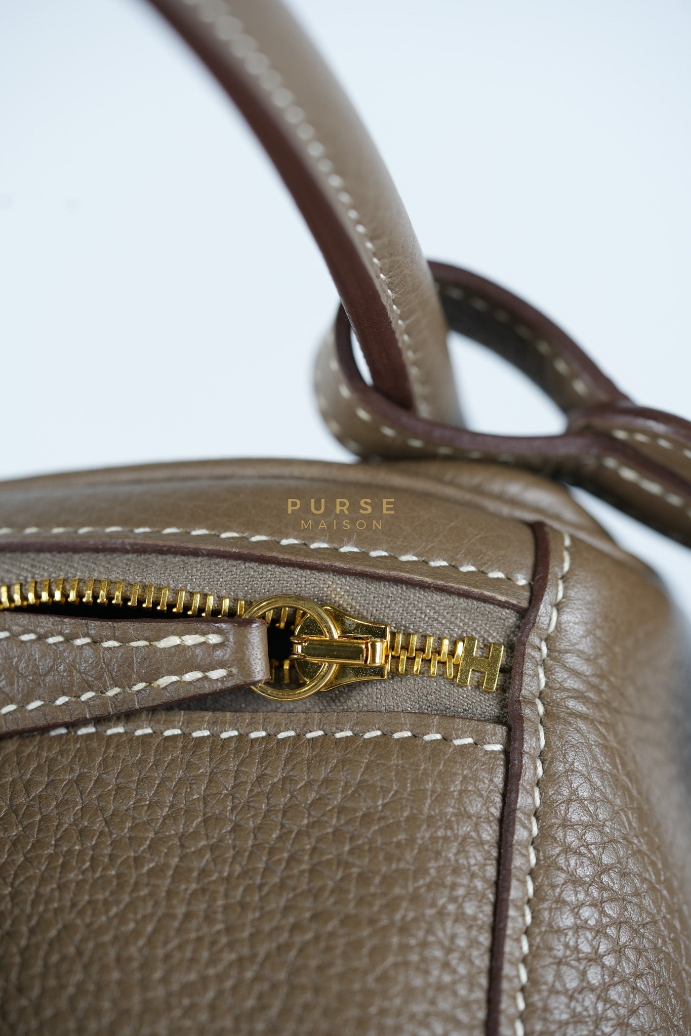 Lindy 26 Etoupe in Togo Leather and Gold Hardware Stamp Y (2020)