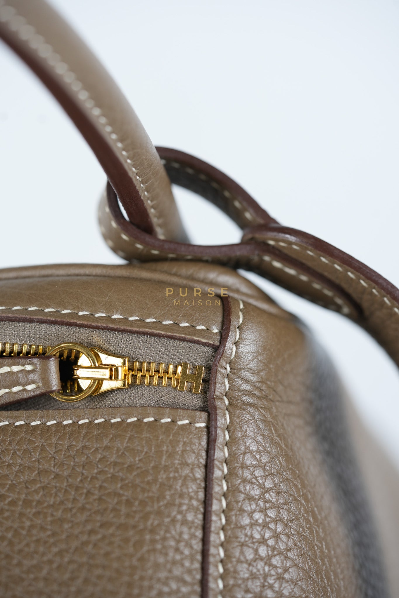 Lindy 26 Etoupe in Togo Leather and Gold Hardware Stamp Y (2020)