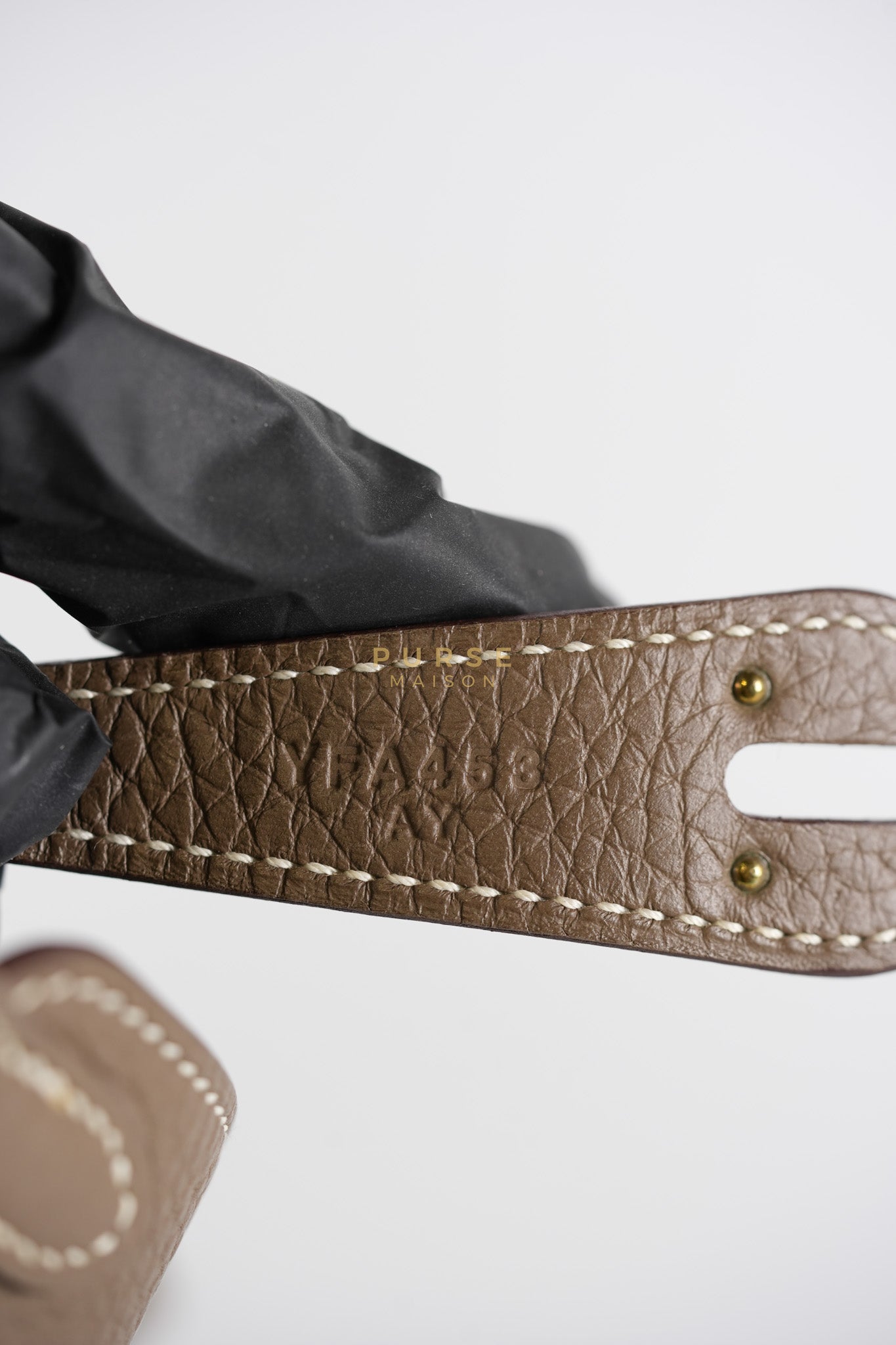 Lindy 26 Etoupe in Togo Leather and Gold Hardware Stamp Y (2020)