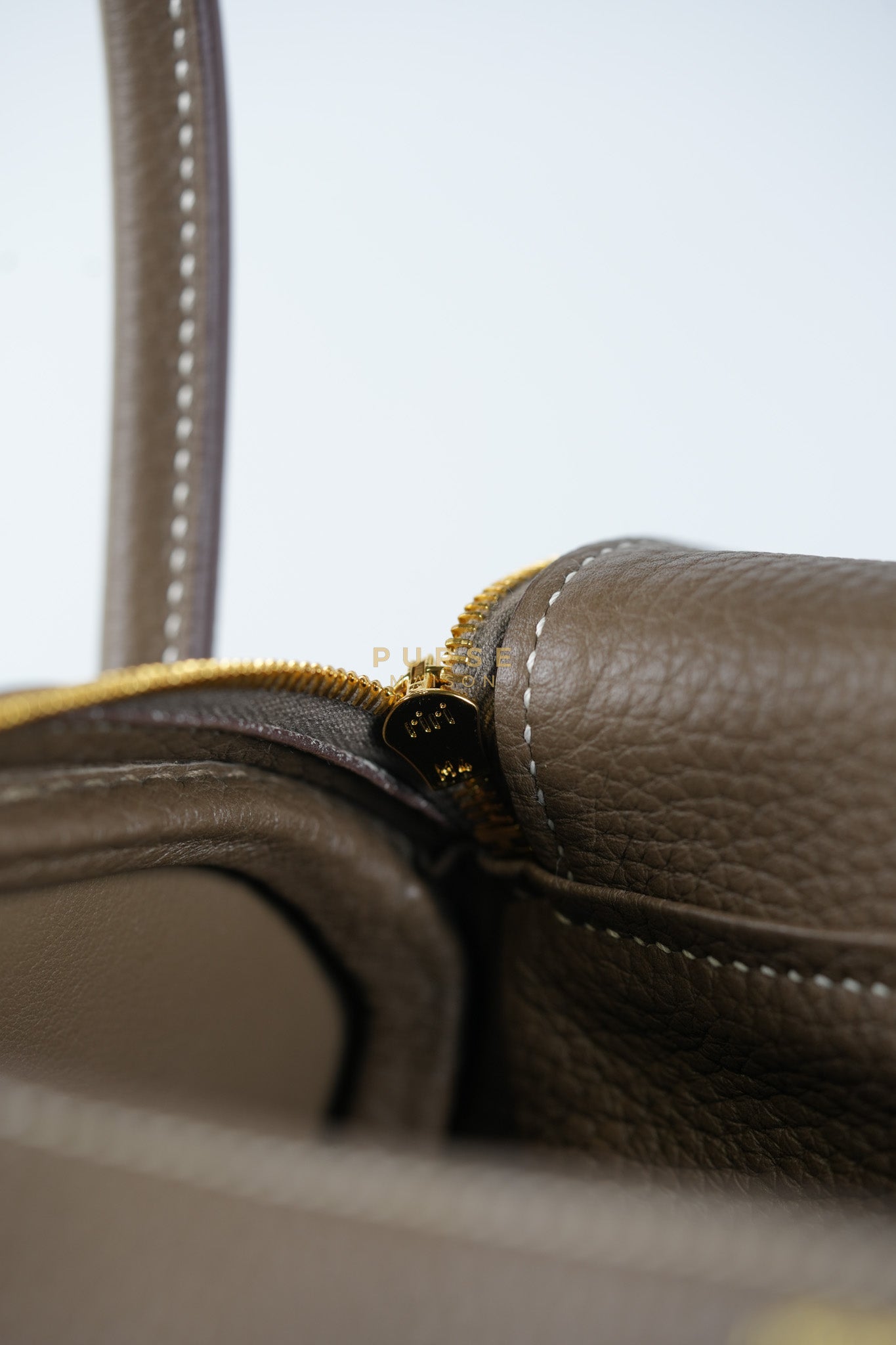 Lindy 26 Etoupe in Togo Leather and Gold Hardware Stamp Y (2020)